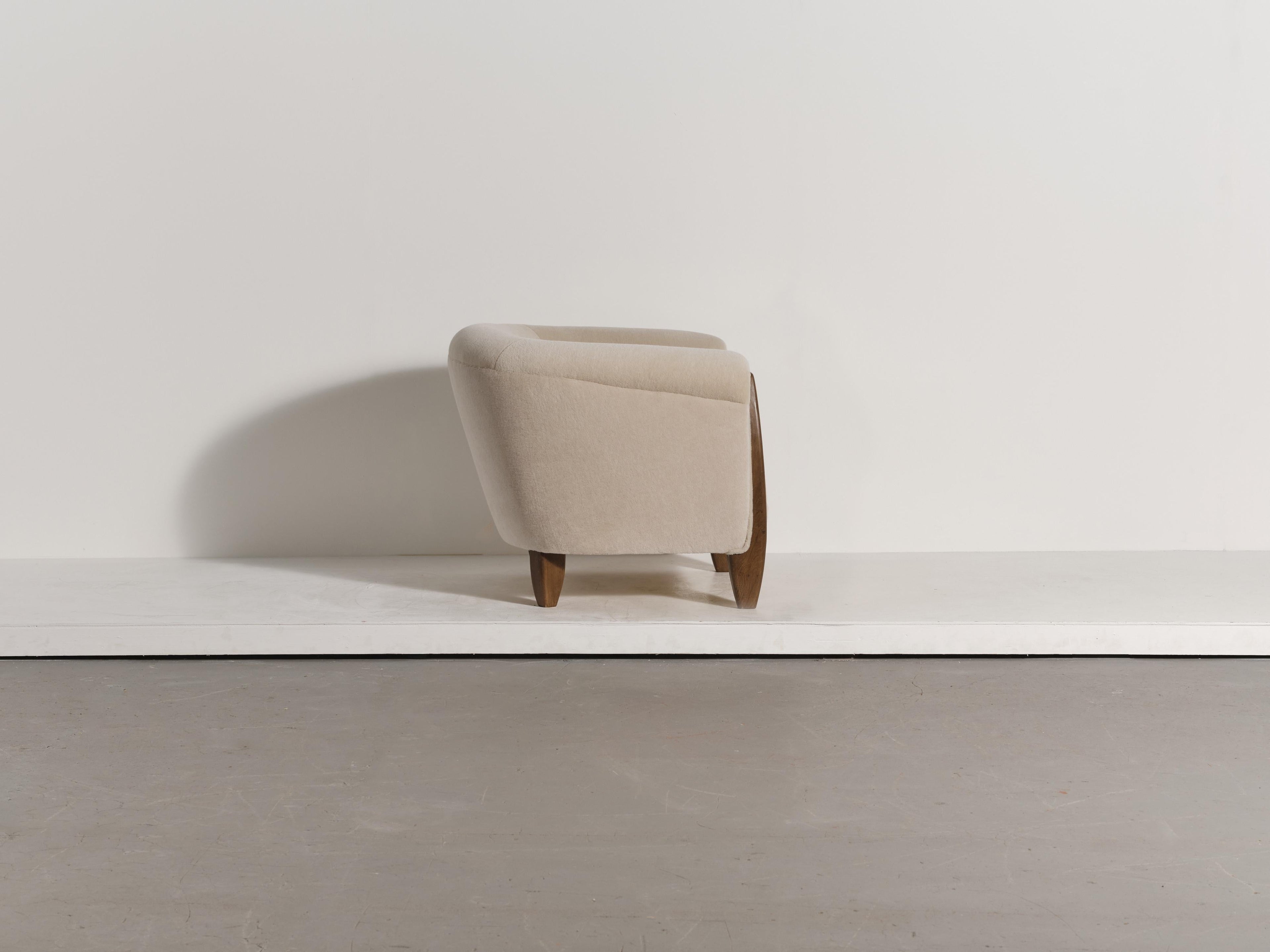 https://a.1stdibscdn.com/pair-of-sculptural-armchairs-solid-oak-and-pure-alpaca-upholstery-for-sale-picture-9/f_22593/f_477199921764168373489/04_Wonky_Stone_Alpaca_Pair_0178_11_3_master.jpg