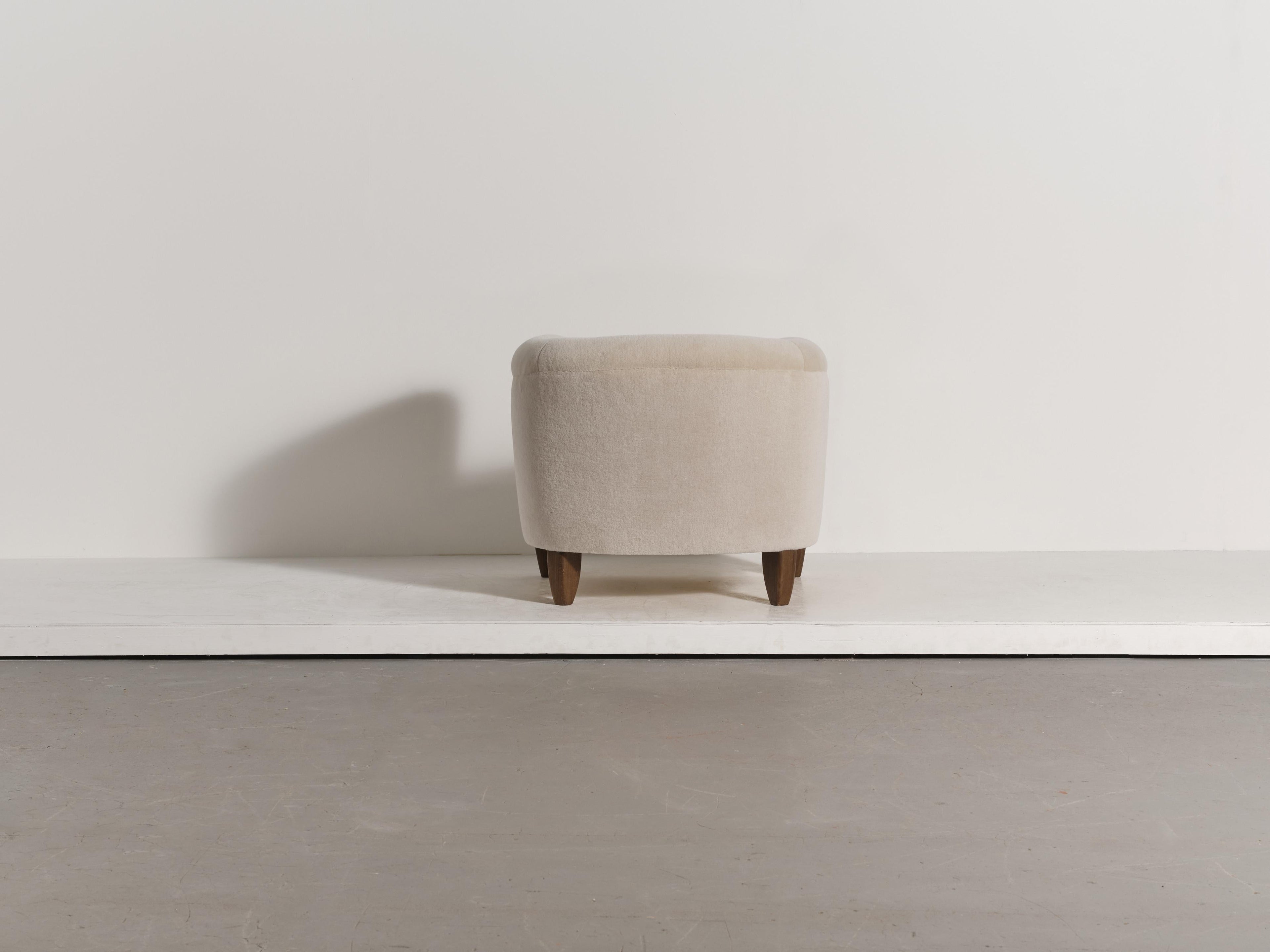 https://a.1stdibscdn.com/pair-of-sculptural-armchairs-solid-oak-and-pure-alpaca-upholstery-for-sale-picture-11/f_22593/f_477199921764169020731/04_Wonky_Stone_Alpaca_Pair_0178_11_5_master.jpg