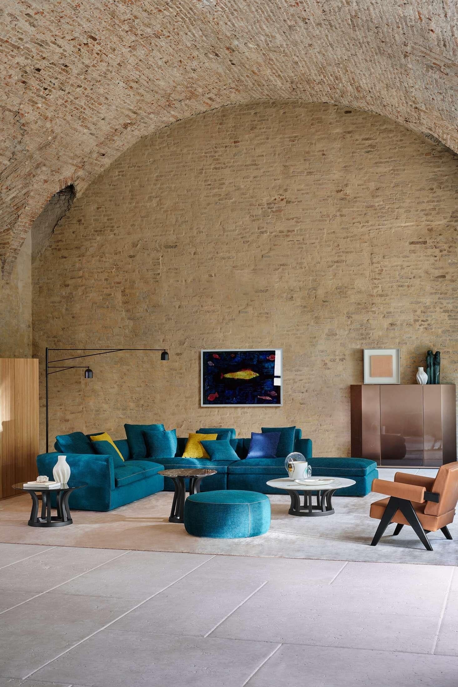 https://a.1stdibscdn.com/rodolfo-dordoni-dress-up-sofa-for-cassina-italy-2022-for-sale-picture-6/f_15912/f_297817521659103904390/04_ambienti_dress_up_master.jpg