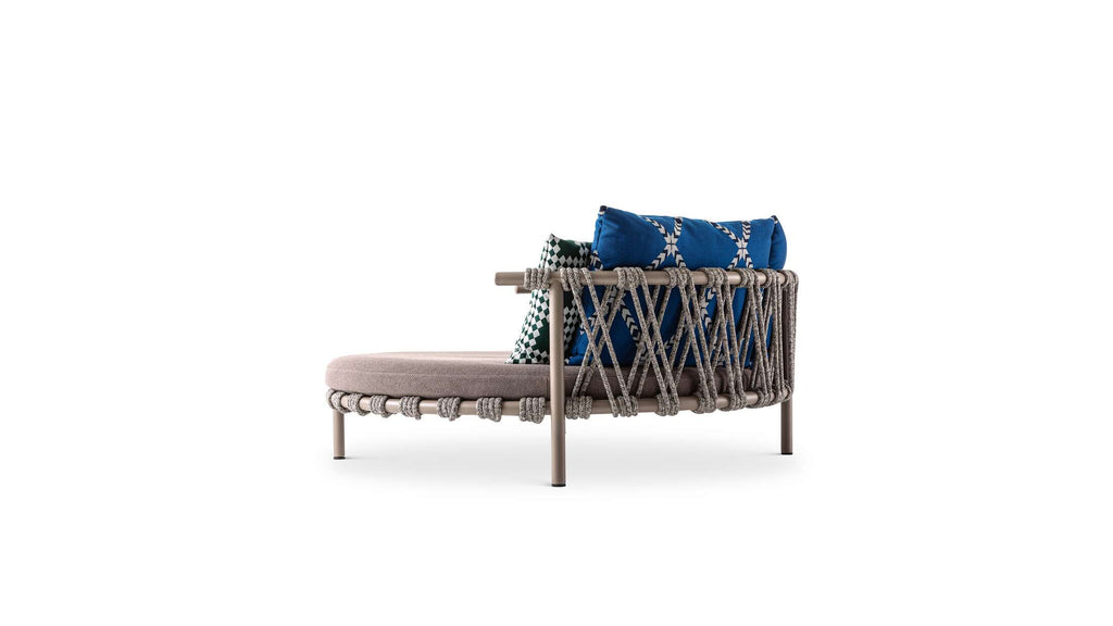 https://a.1stdibscdn.com/patricia-urquiola-trampoline-outdoor-sofa-for-cassina-italy-2022-for-sale-picture-3/f_15912/f_301467821661521410199/04_dettagli_561_trampoline_bed_4_org.jpg