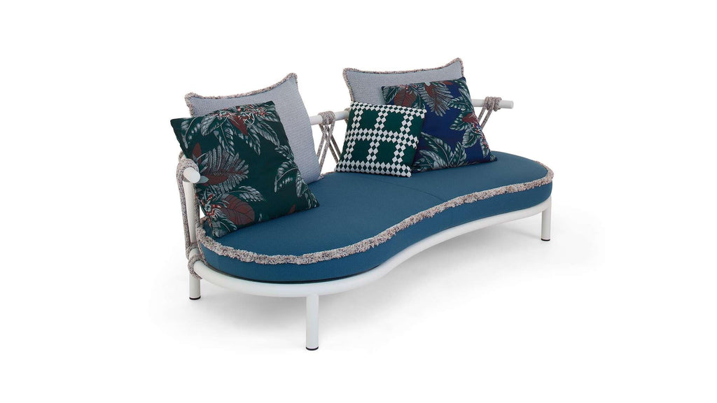 https://a.1stdibscdn.com/patricia-urquiola-trampoline-outdoor-sofa-for-cassina-italy-2022-for-sale-picture-3/f_15912/f_297811321659101518383/04_dettagli_561_trampoline_sofa_4_master.jpg