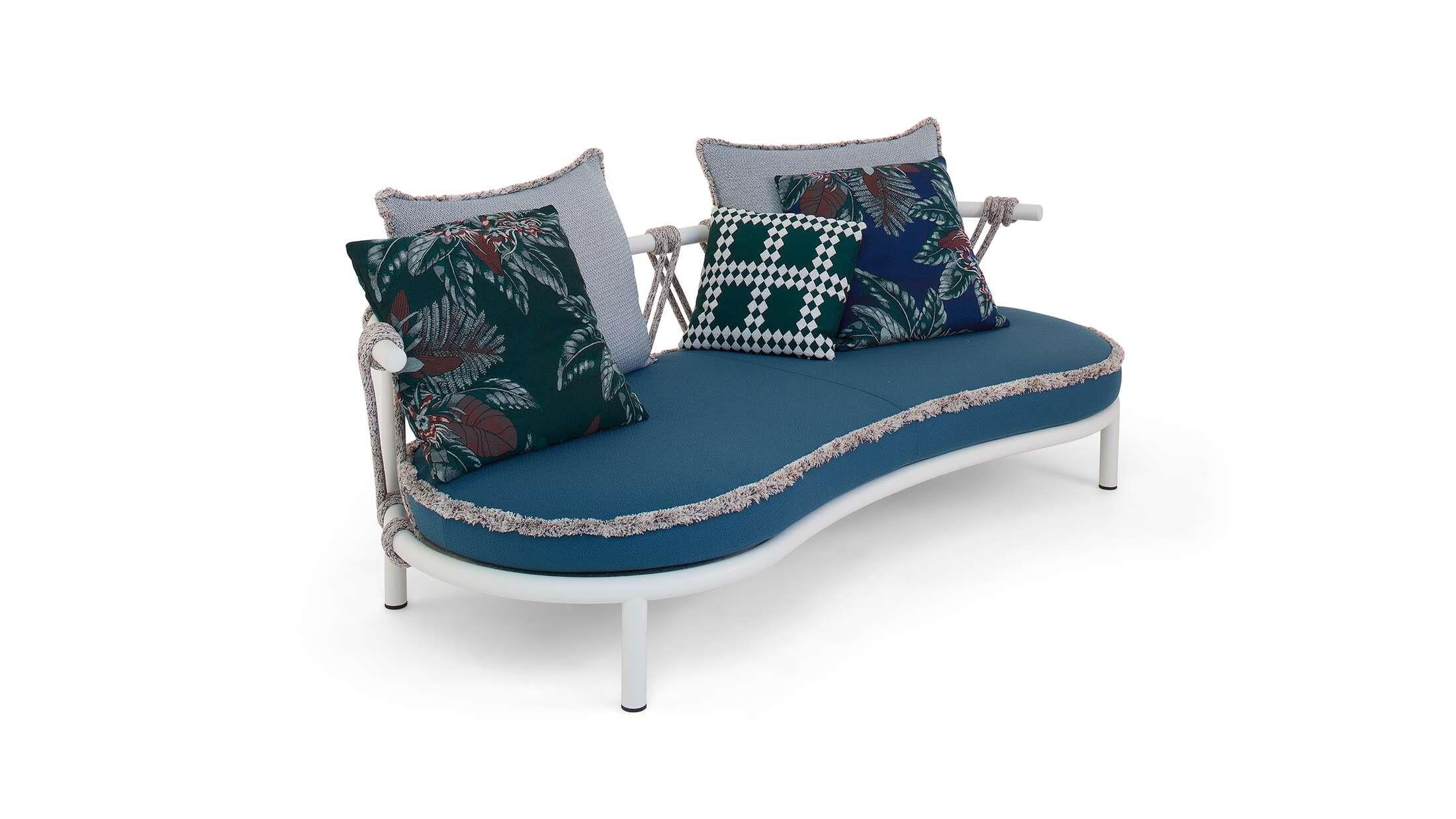 https://a.1stdibscdn.com/patricia-urquiola-trampoline-outdoor-sofa-for-cassina-italy-2022-for-sale-picture-3/f_15912/f_297811321659101518383/04_dettagli_561_trampoline_sofa_4_master.jpg