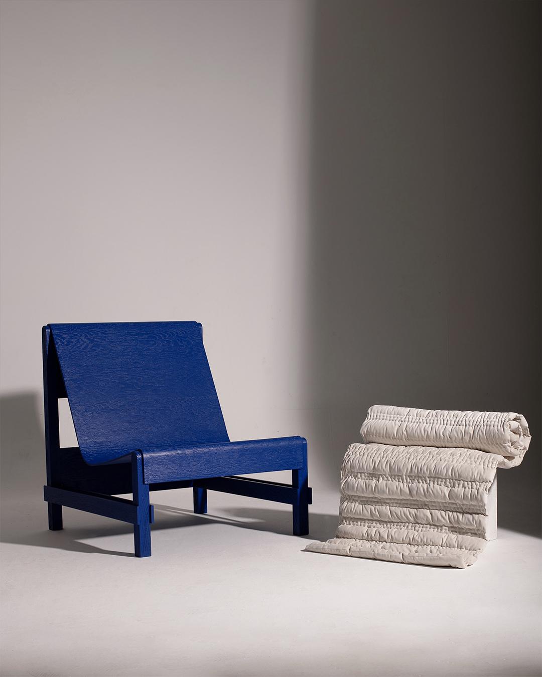 https://a.1stdibscdn.com/ripple-armchair-reflecting-comtemporary-and-modern-with-turkish-quilting-in-blue-for-sale-picture-4/f_68572/f_398312321716384824050/04_master.jpg
