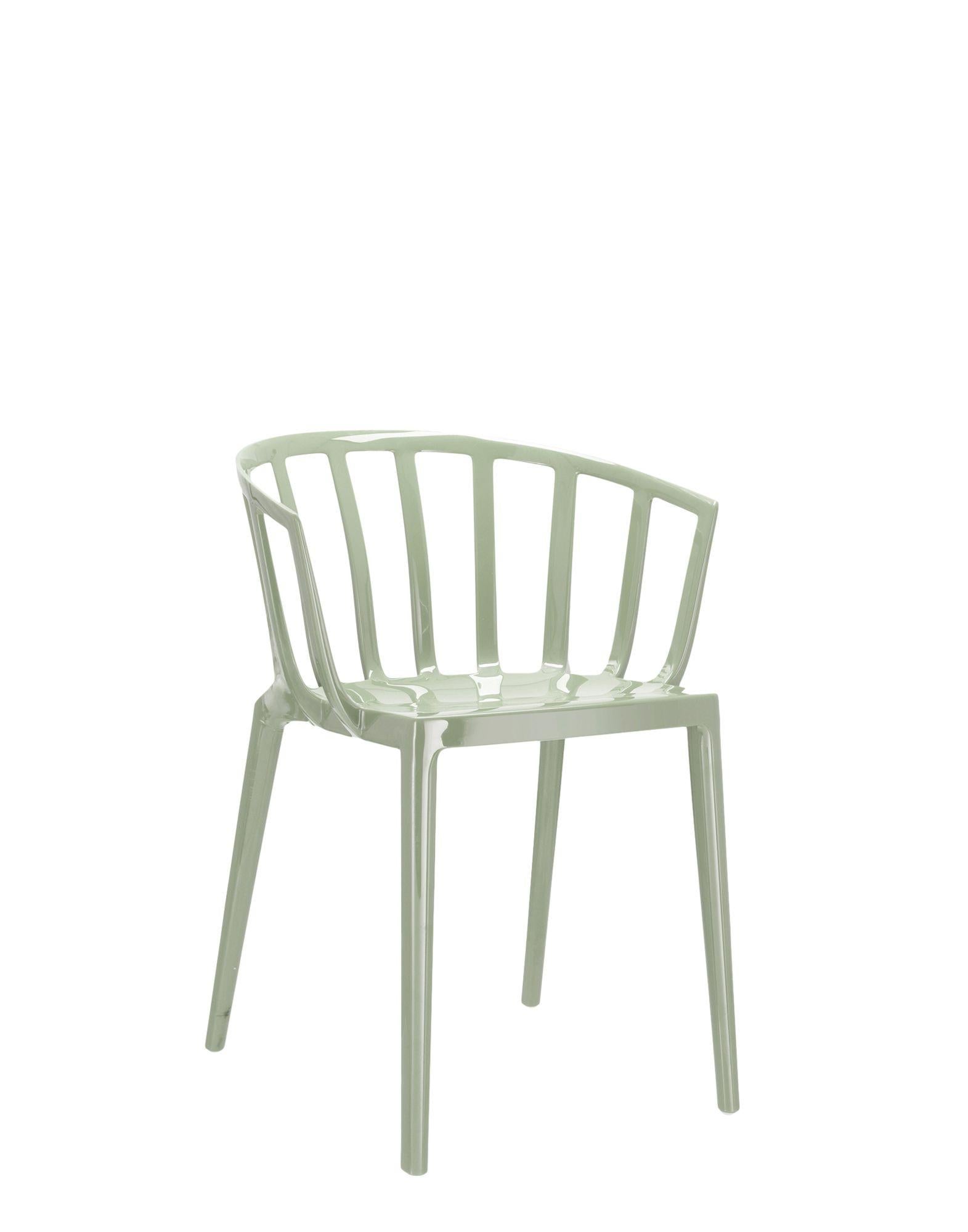 https://a.1stdibscdn.com/set-of-2-kartell-venice-chairs-in-glossy-sage-green-by-philippe-starck-for-sale-picture-2/f_45362/f_242643121624381826179/0580614_2_master.jpg