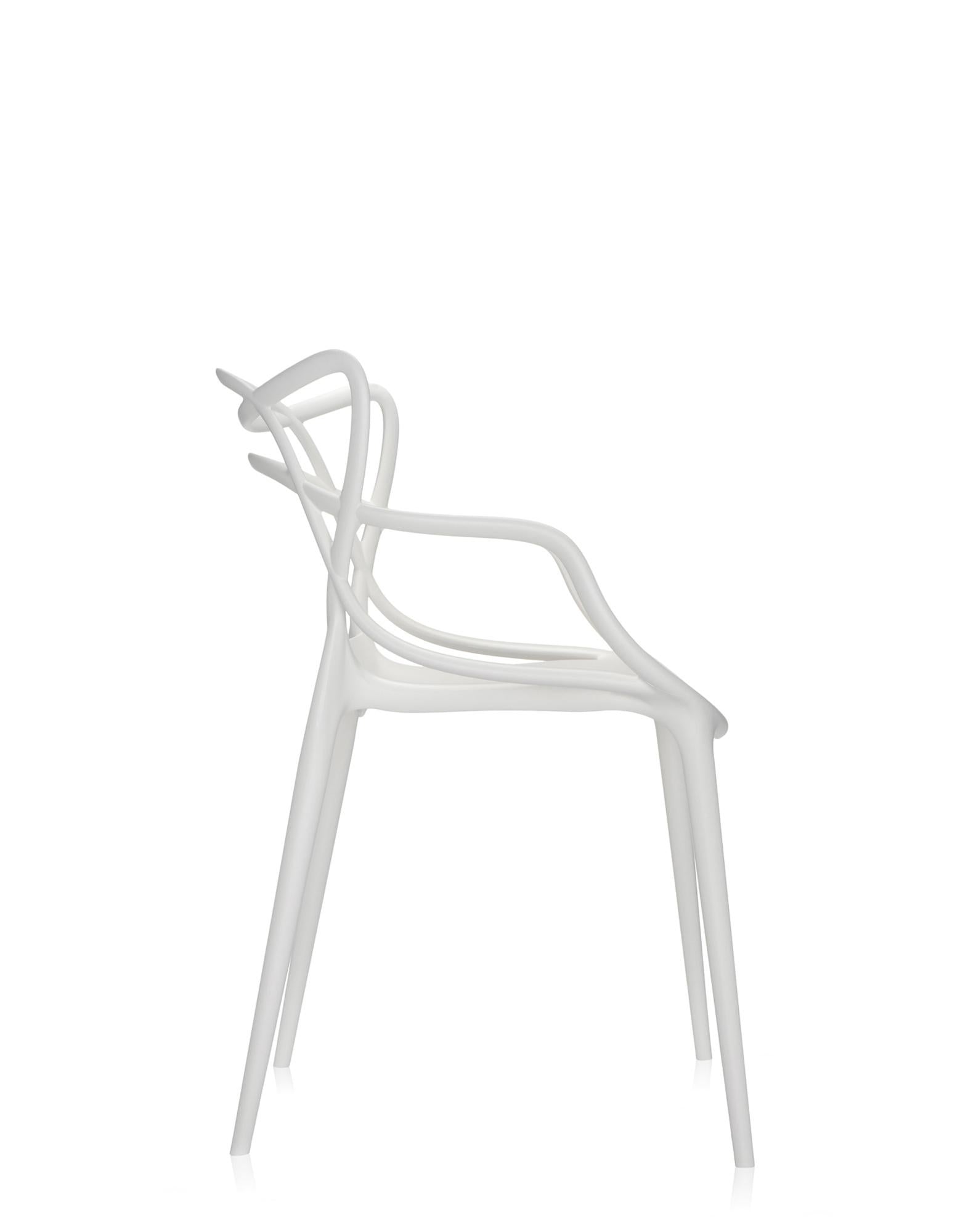 https://a.1stdibscdn.com/set-of-2-kartell-masters-chairs-in-white-by-philippe-starck-eugeni-quitllet-for-sale-picture-3/f_45362/f_241417321623508114170/0586503_3_master.jpg