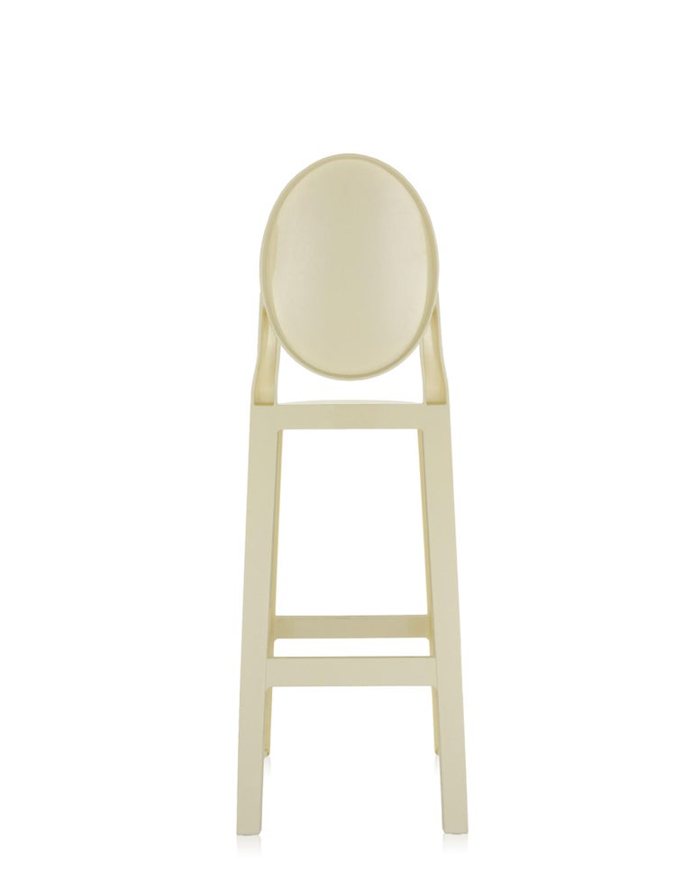 https://a.1stdibscdn.com/set-of-2-kartell-one-more-square-bar-stools-in-yellow-by-philippe-starck-for-sale-picture-4/f_45362/f_241437821623524496277/05891G1_4_master.jpg?width=768