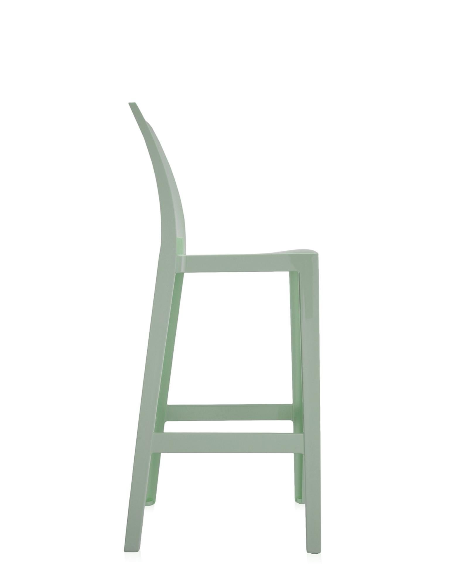 https://a.1stdibscdn.com/set-of-2-kartell-one-more-please-square-bar-stools-in-green-by-philippe-starck-for-sale-picture-3/f_45362/f_241438921623525383152/05896G3_3_master.jpg