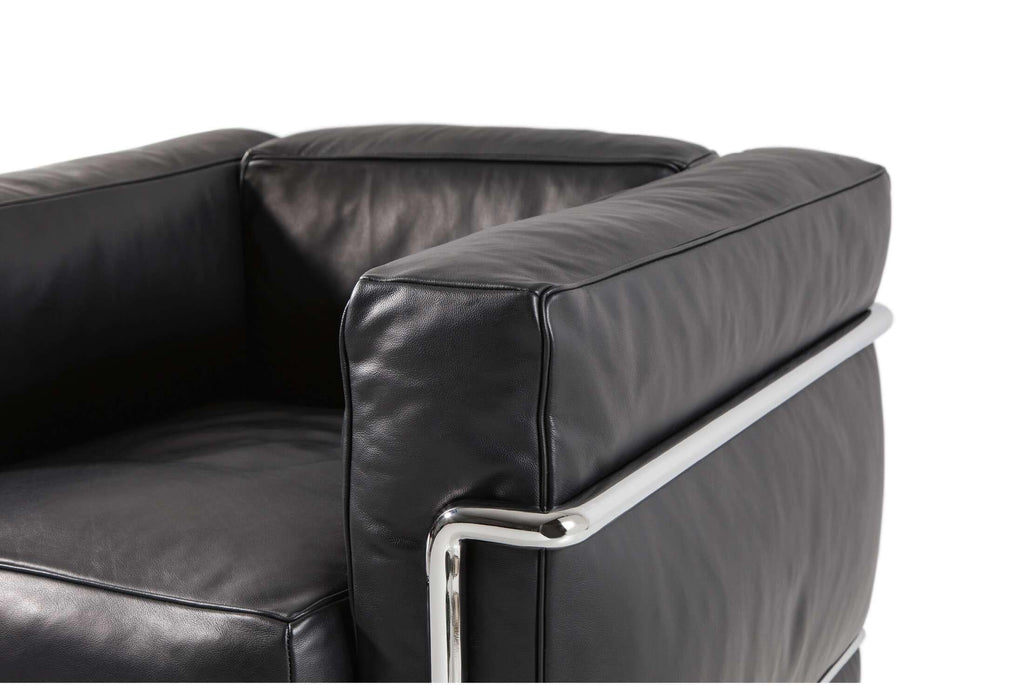 https://a.1stdibscdn.com/le-corbusier-jeanneret-charlotte-perriand-lc2-poltrona-armchair-for-cassina-for-sale-picture-3/f_15912/f_298589421659628840322/05_dettagli_002_lc2_armchair_armchair_5_master.jpg