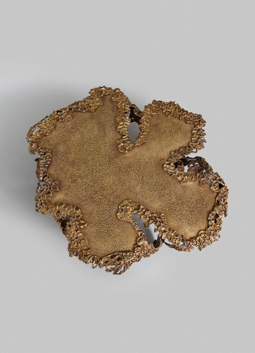 https://a.1stdibscdn.com/saffron-coffee-table-viya-by-vikram-goyal-for-sale-picture-5/f_89622/f_429676721735803992220/05_master.jpg