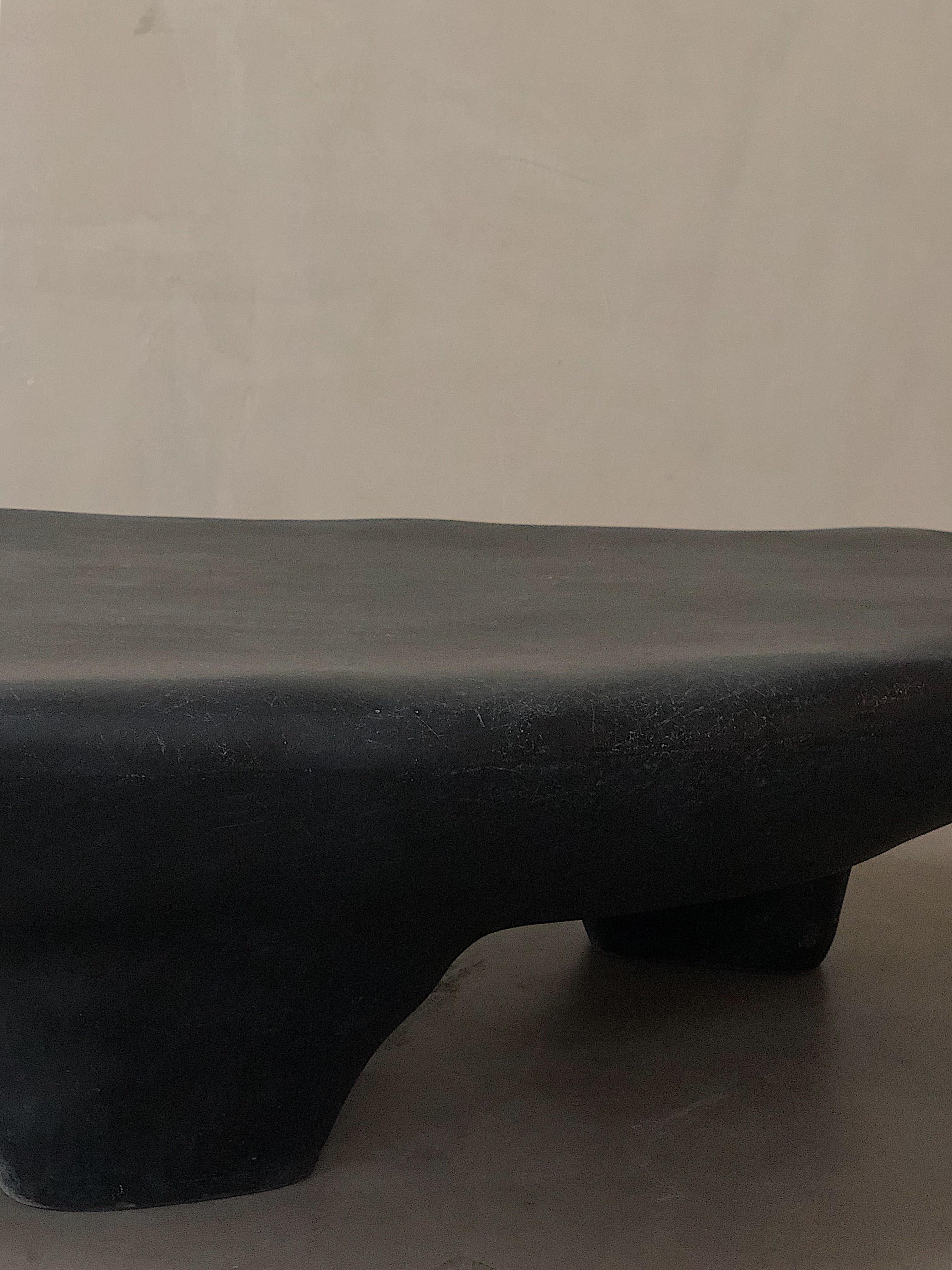 https://a.1stdibscdn.com/small-tripod-coffee-table-by-kar-for-sale-picture-5/f_12192/f_429472621735574853845/05_master.jpg