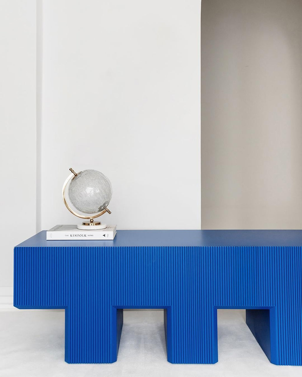 https://a.1stdibscdn.com/lego-bench-with-a-storage-slot-blue-for-sale-picture-5/f_68572/f_304087321744878670655/05_master.jpg
