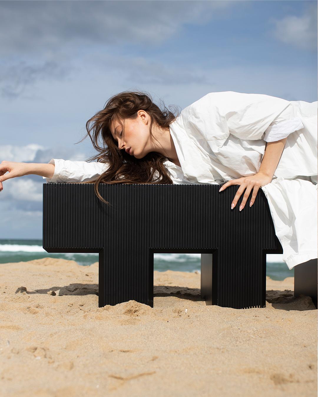 https://a.1stdibscdn.com/lego-bench-with-a-storage-slot-black-for-sale-picture-5/f_68572/f_304080421744879016223/05_master.jpg