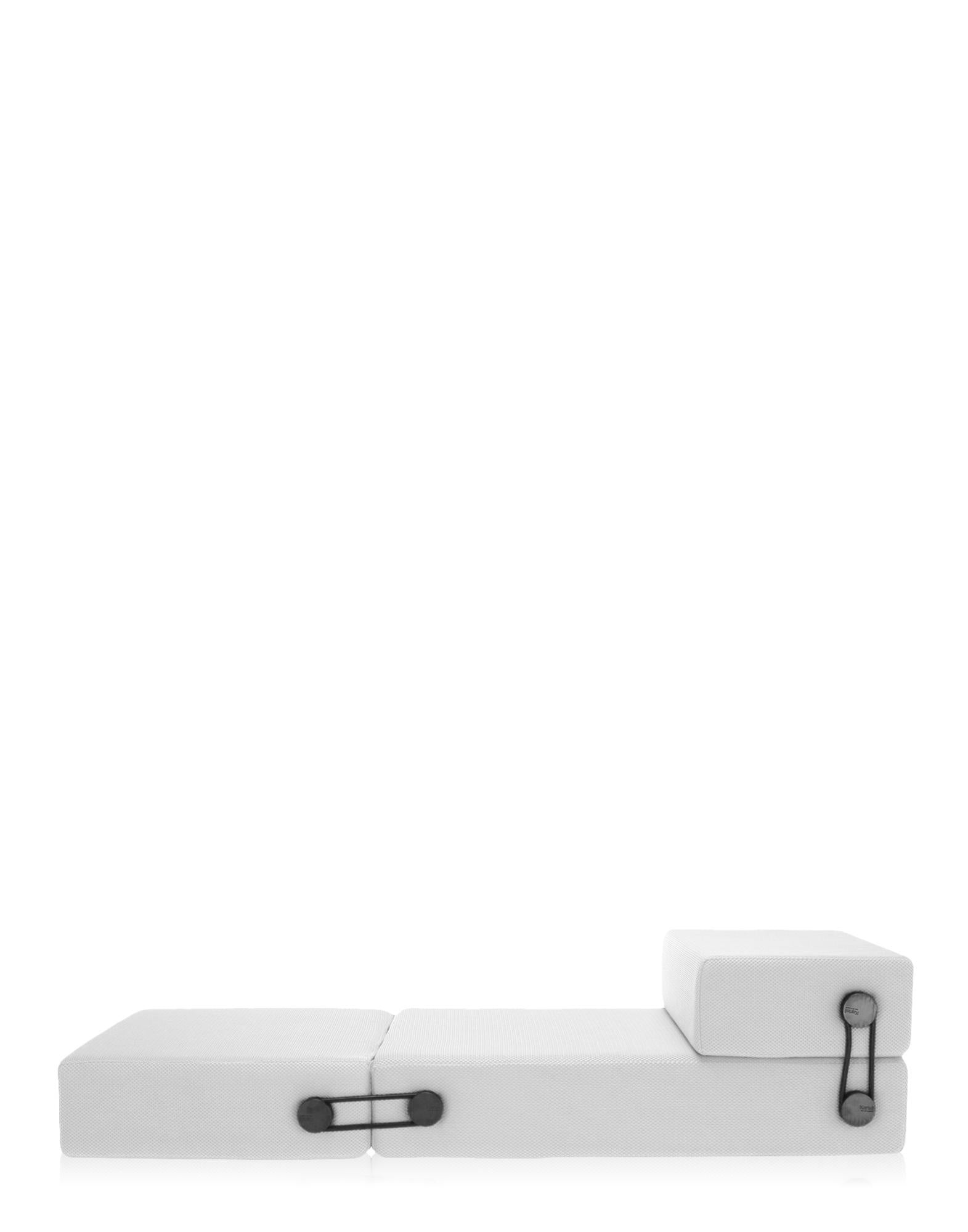 https://a.1stdibscdn.com/kartell-trix-sofa-bed-by-piero-lissoni-in-white-for-sale-picture-3/f_45362/f_247171721627663222010/0602503_3_master.JPG