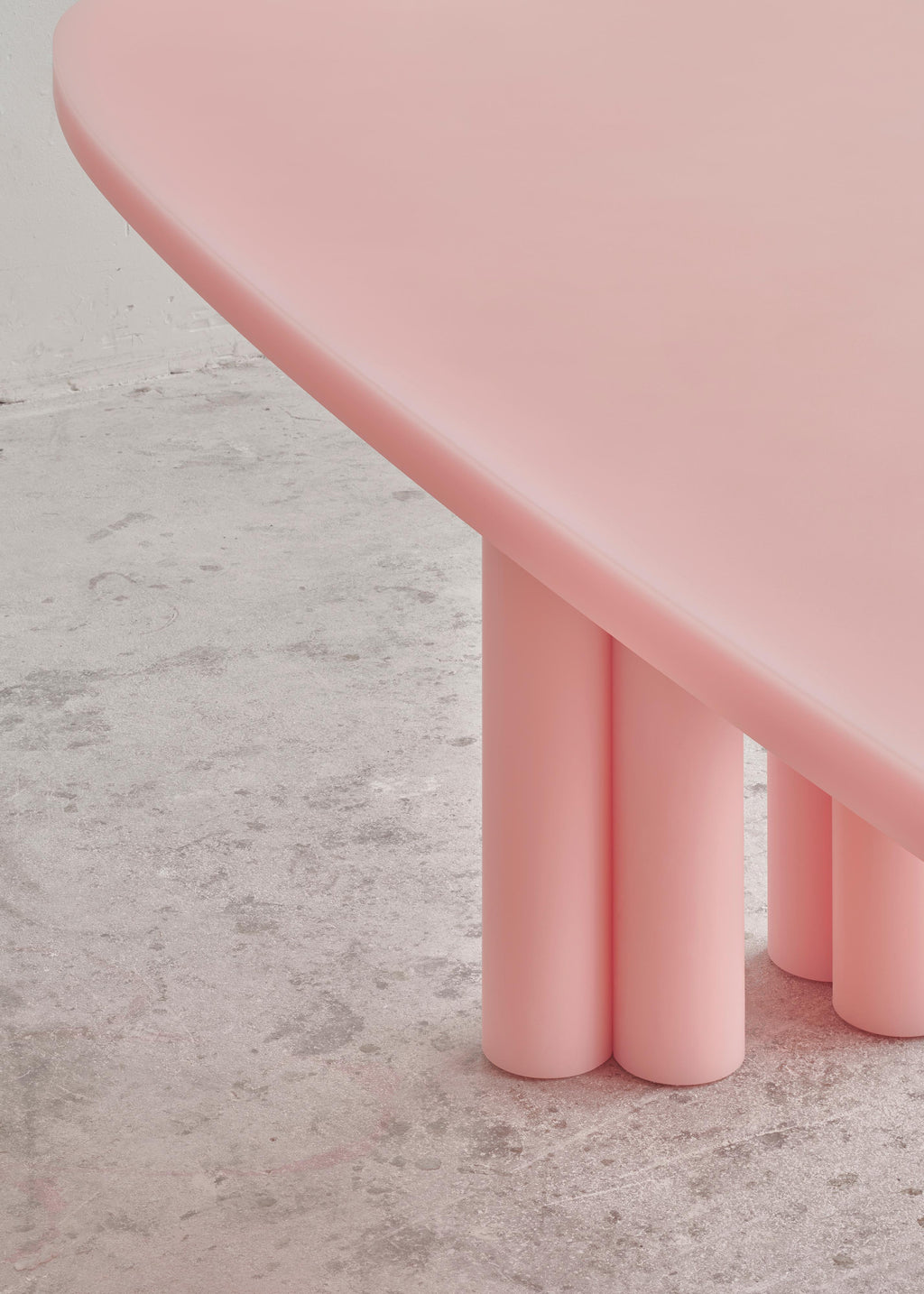 https://a.1stdibscdn.com/contemporary-resin-soap-dining-table-by-sabine-marcelis-matte-salmon-for-sale-picture-4/f_18693/f_290563521654862693214/06052021_SabineMarcelis_SoapTable_012_1_master.jpg