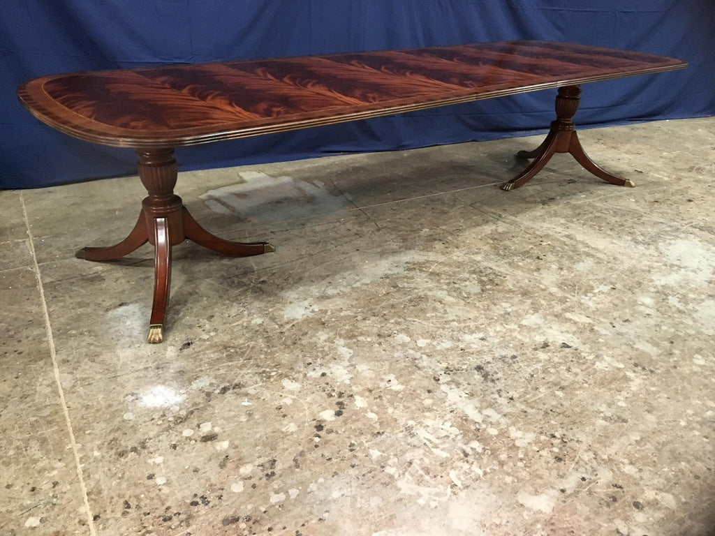 https://a.1stdibscdn.com/custom-traditional-mahogany-georgian-dining-table-by-leighton-hall-for-sale-picture-4/f_44162/f_143056911554694697786/0608C5BA_395A_4B25_9457_CE4026F4CADB_master.jpeg