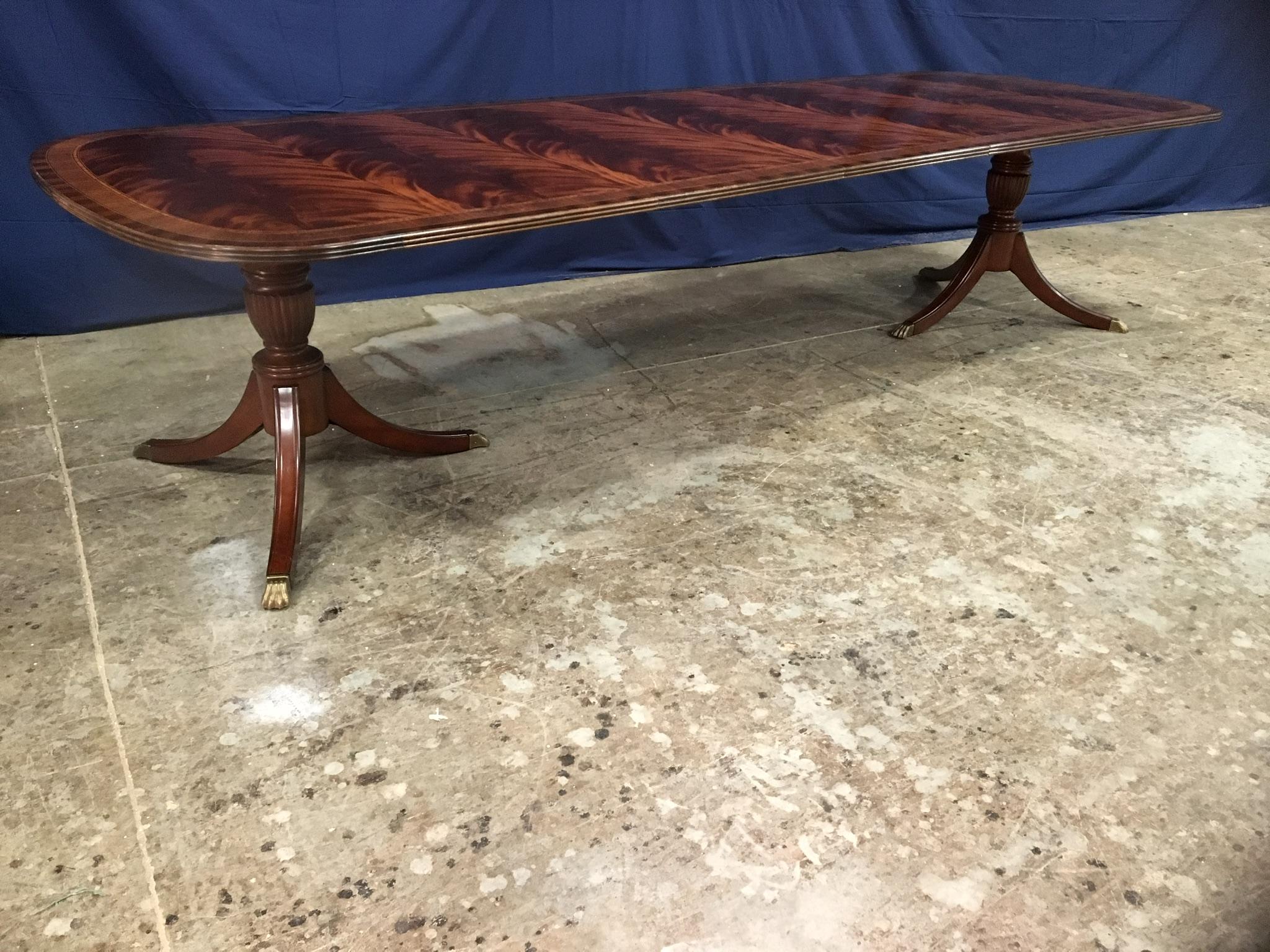 https://a.1stdibscdn.com/custom-traditional-mahogany-georgian-dining-table-by-leighton-hall-for-sale-picture-4/f_44162/f_143056911554694697786/0608C5BA_395A_4B25_9457_CE4026F4CADB_master.jpeg