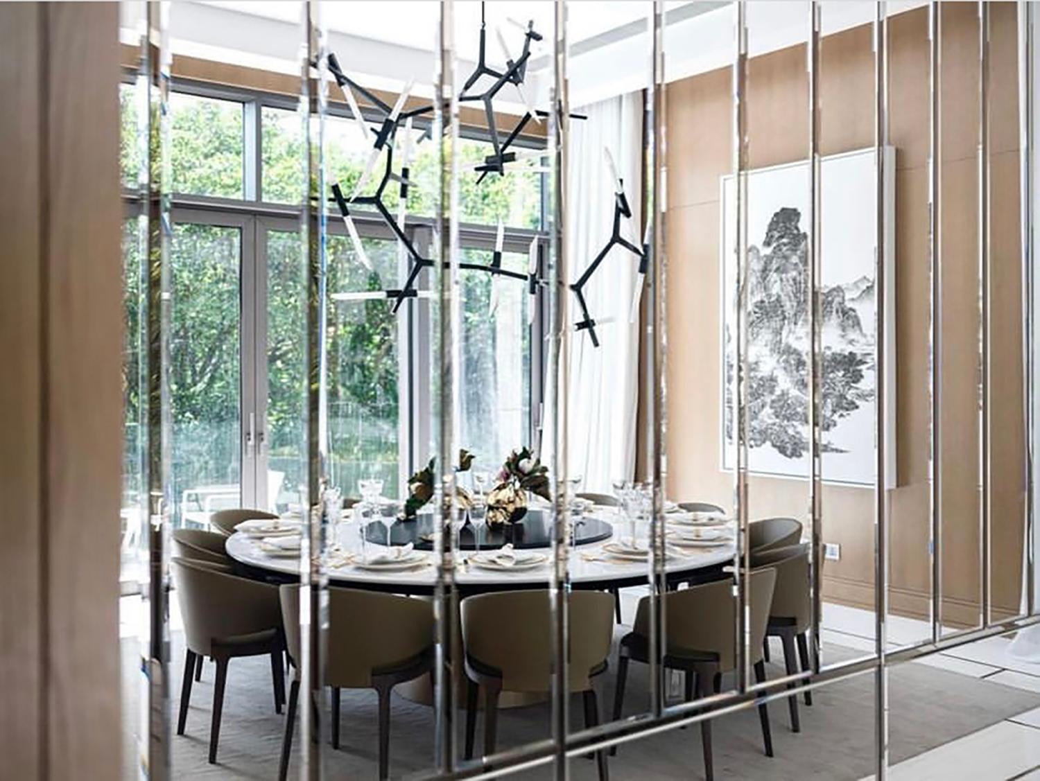 https://a.1stdibscdn.com/bronze-marble-round-dining-table-with-rotating-server-from-costantini-aragon-for-sale-picture-7/f_25173/f_272391221647888451153/06_Aragon_Table_by_Costantini_master.jpg