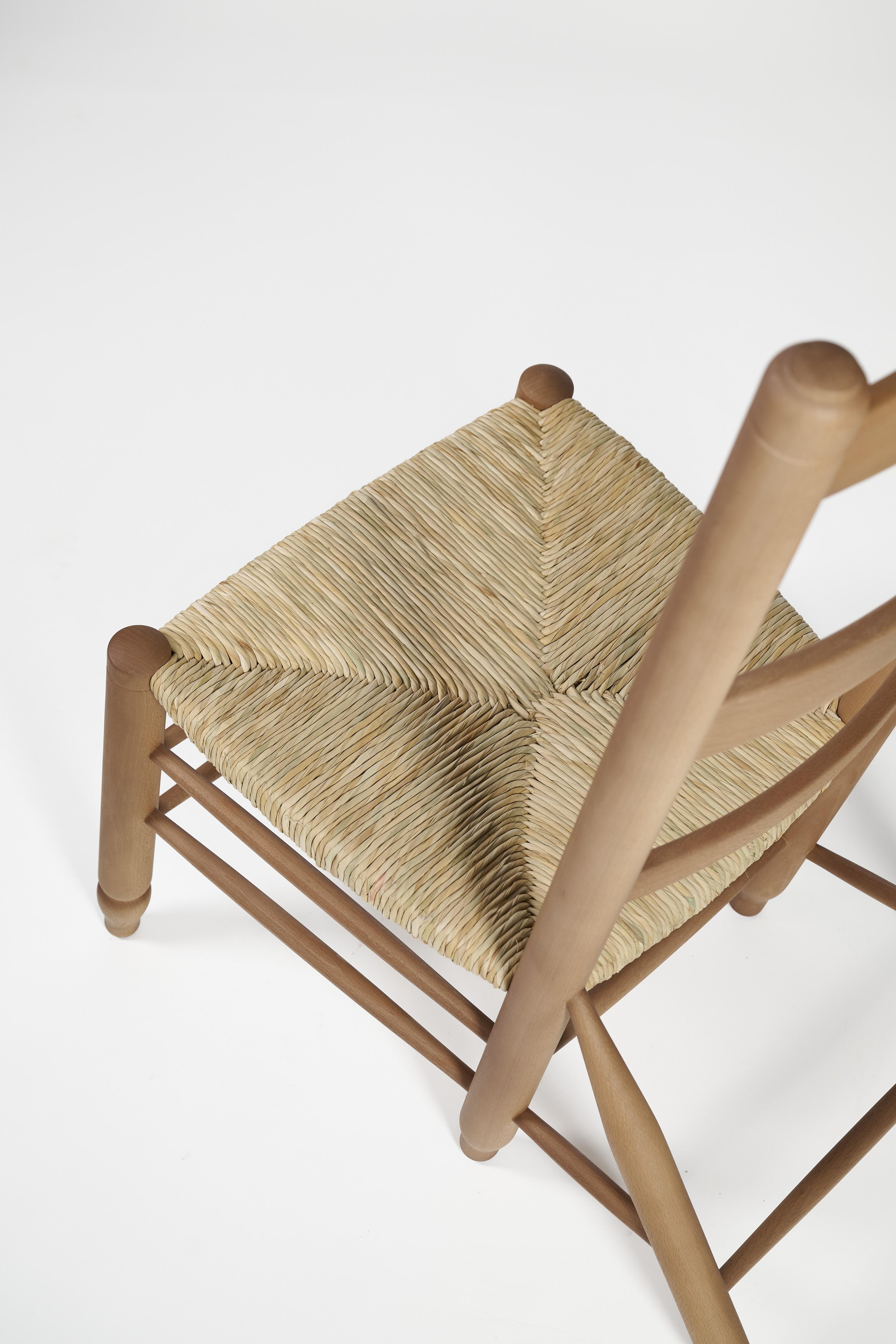https://a.1stdibscdn.com/reissue-of-6-legged-chair-dalis-favorite-chair-for-sale-picture-5/f_78362/f_369184321768577649852/06_GALERINA_Sillas_Daniel_Scha_fer_019__master.jpg