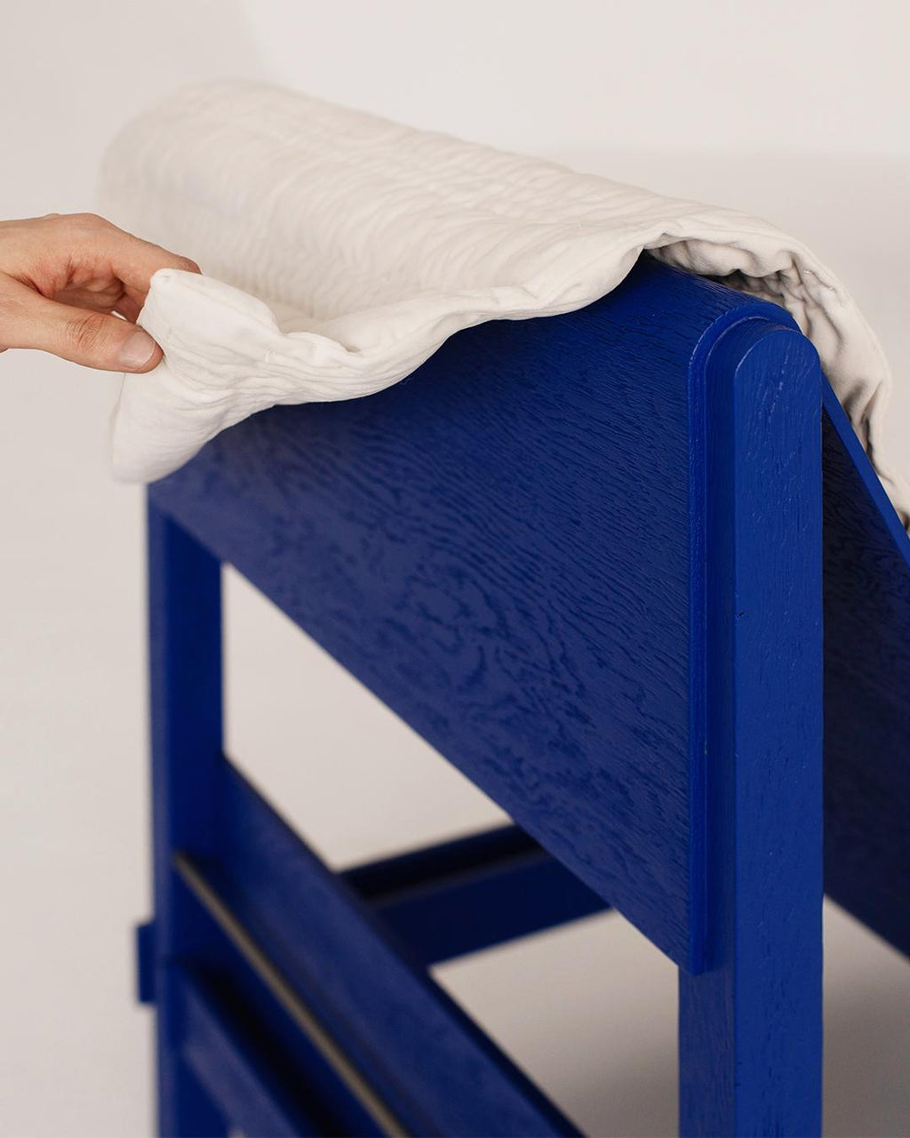 https://a.1stdibscdn.com/ripple-armchair-reflecting-contemporary-and-modern-with-turkish-quilting-in-blue-for-sale-picture-6/f_68572/f_398312321744886563598/06_master.jpg