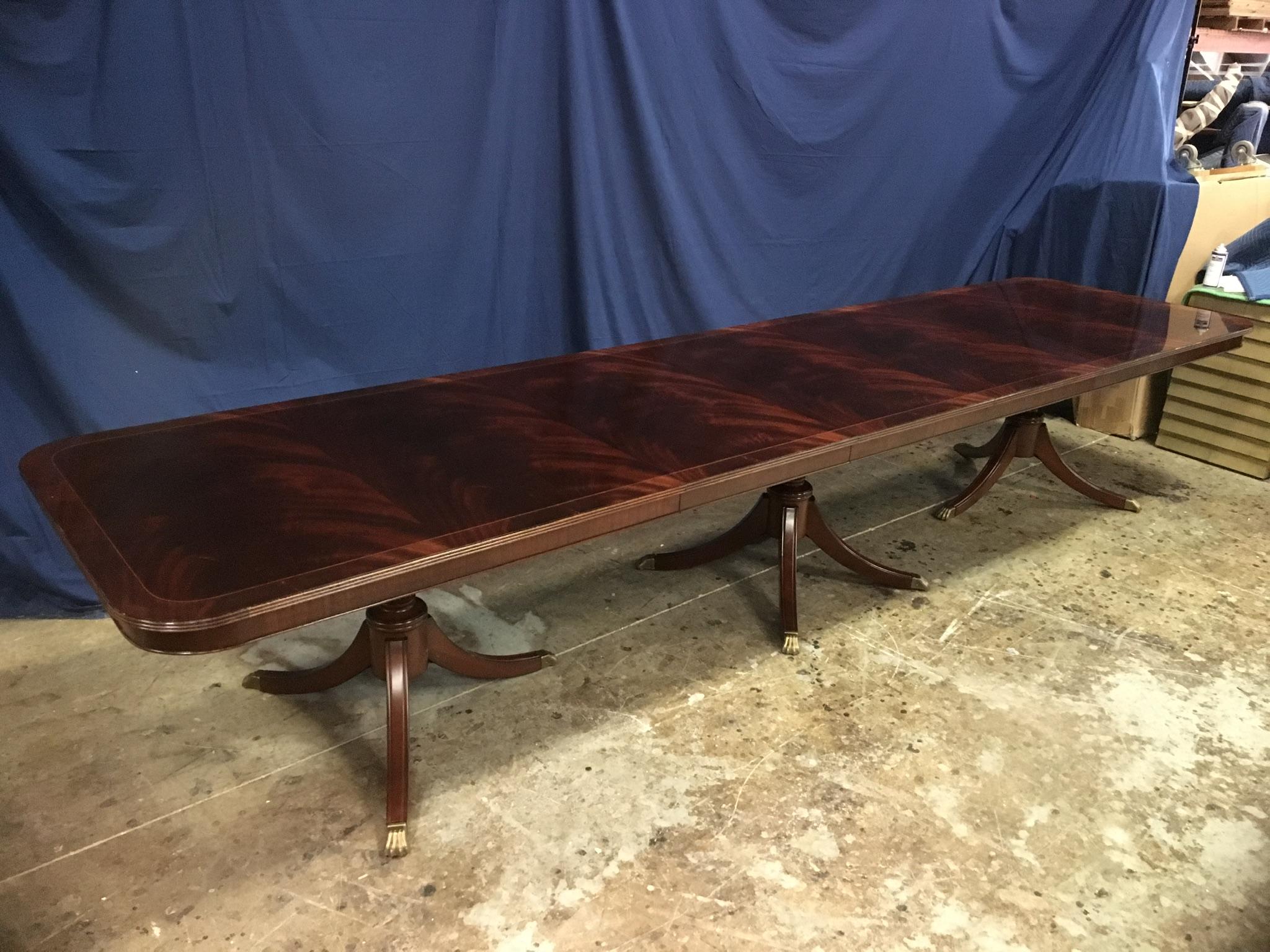 https://a.1stdibscdn.com/custom-large-16-ft-mahogany-georgian-style-dining-table-by-leighton-hall-for-sale-picture-5/f_44162/f_153001811561986893705/071D484C_0558_46B3_A0D7_581283FE8B0B_master.jpeg