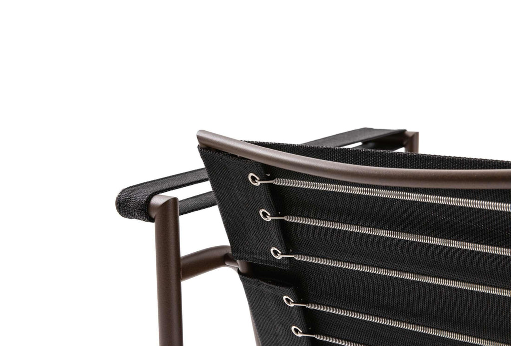 https://a.1stdibscdn.com/le-corbusier-pierre-jeanneret-charlotte-perriand-lc1-outdoor-chair-for-cassina-for-sale-picture-3/f_15912/f_299142321660040807494/07_dettagli_001_lc1_outdoor_chair_7_master.jpg