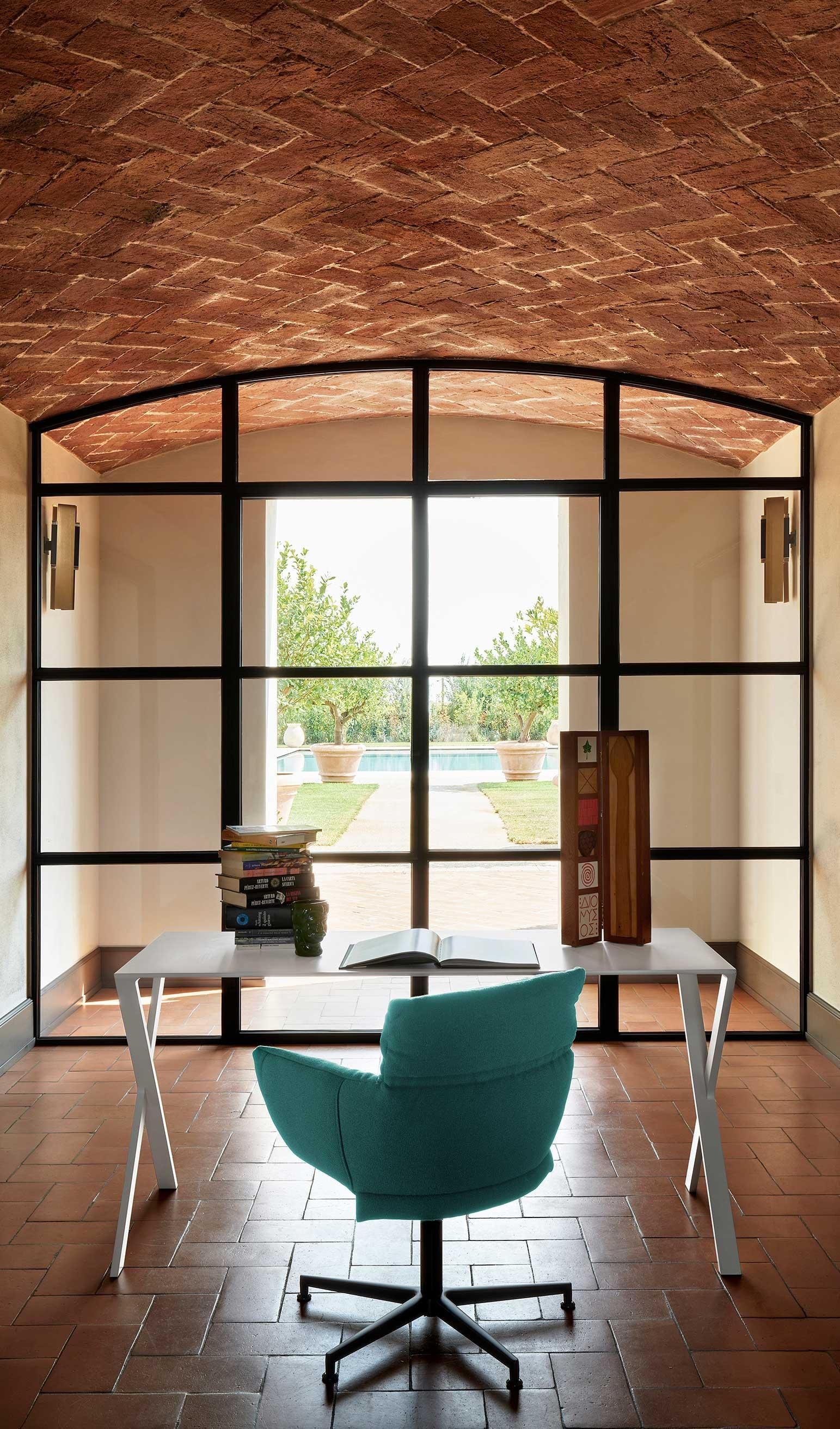 https://a.1stdibscdn.com/ludina-swivel-chair-by-patricia-urquiola-for-cappellini-for-sale-picture-4/f_16392/f_491541721773133902480/07_ludina_master.jpg