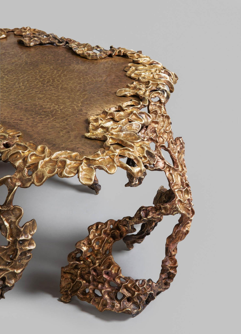 https://a.1stdibscdn.com/saffron-coffee-table-viya-by-vikram-goyal-for-sale-picture-7/f_89622/f_429676721735803993554/07_master.jpg