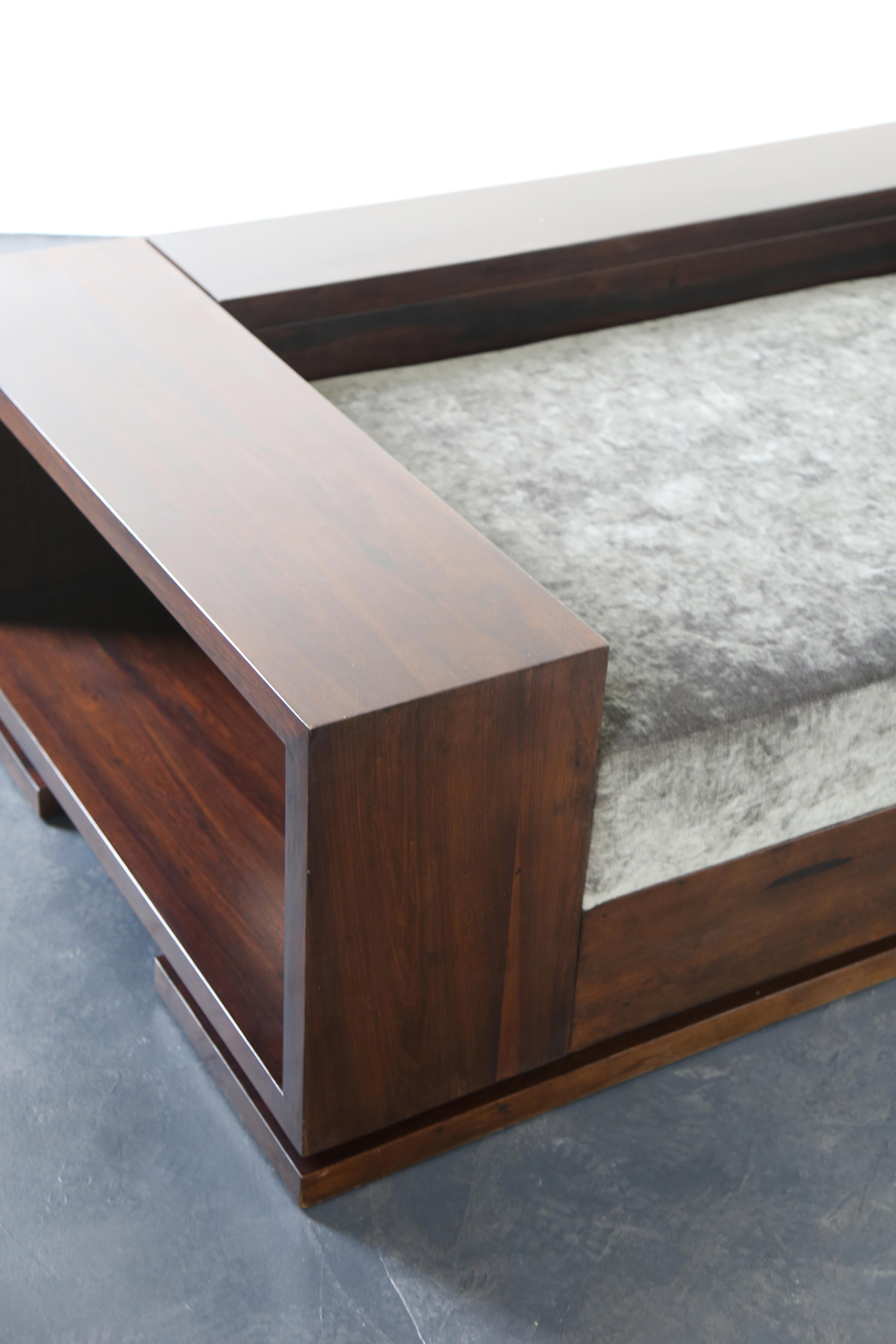 https://a.1stdibscdn.com/patone-custom-modern-sofa-in-rosewood-with-shelving-from-costantini-for-sale-picture-12/f_25173/f_68291531616674441498/08_Patone_Sofa_from_Costantini_master.jpg