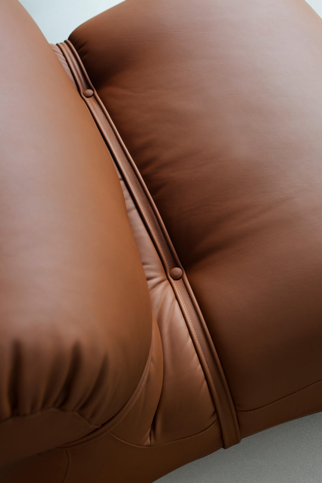 https://a.1stdibscdn.com/tacchini-orsola-sofa-designed-by-gastone-rinaldi-in-com-for-sale-picture-5/f_44652/f_255007021632852971821/08_TACCHINI_GASTONERINALDI_ORSOLA_SilviaRivoltella_master.jpg
