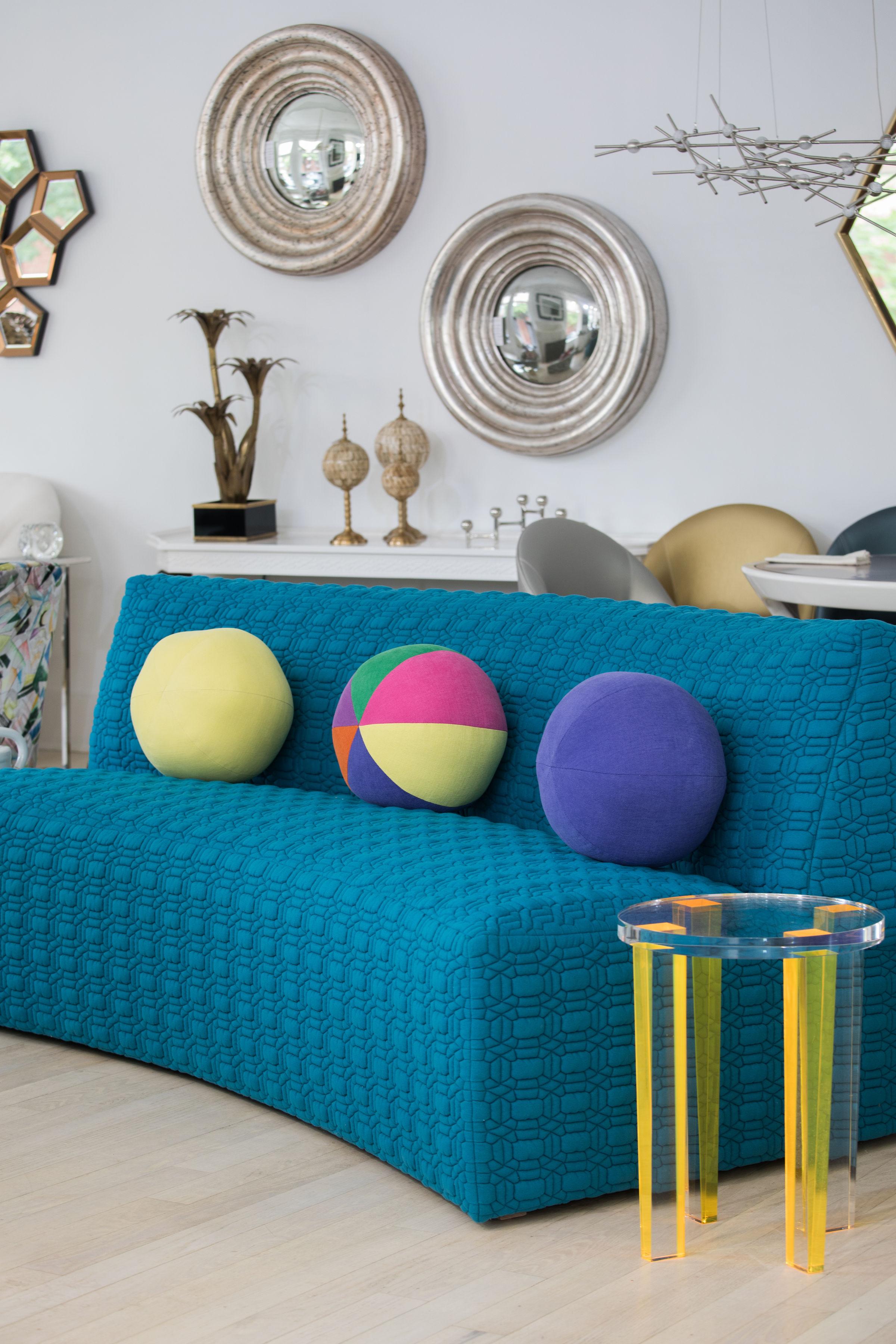 https://a.1stdibscdn.com/modern-armless-curved-sofa-for-sale-picture-6/f_21233/f_108637531554391900050/092518_Tailored_Home_LandinoPhoto_036_master.jpg