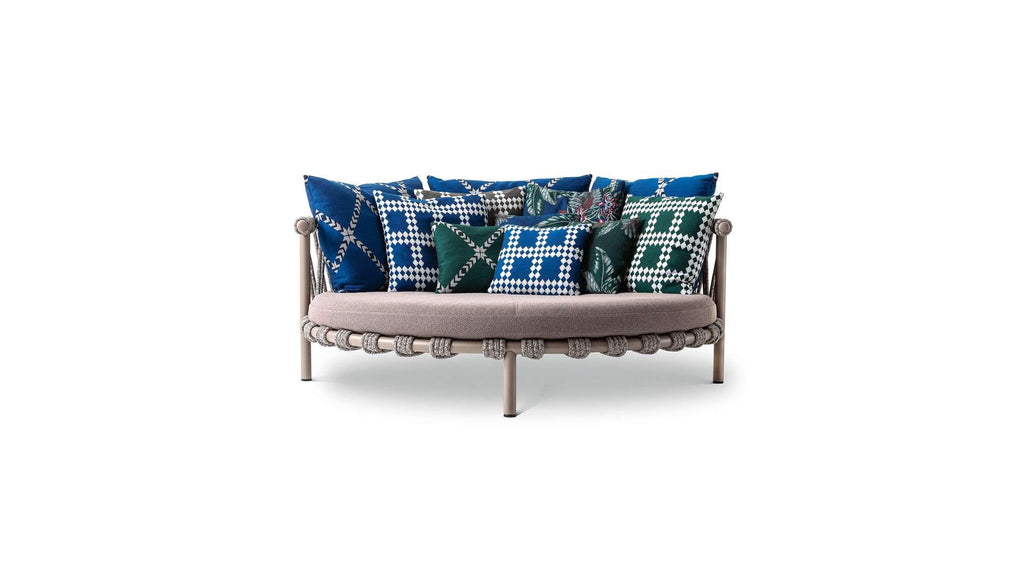 https://a.1stdibscdn.com/patricia-urquiola-trampoline-outdoor-sofa-for-cassina-italy-2022-for-sale-picture-2/f_15912/f_301467821661521419709/09_dettagli_561_trampoline_bed_9_master.jpg