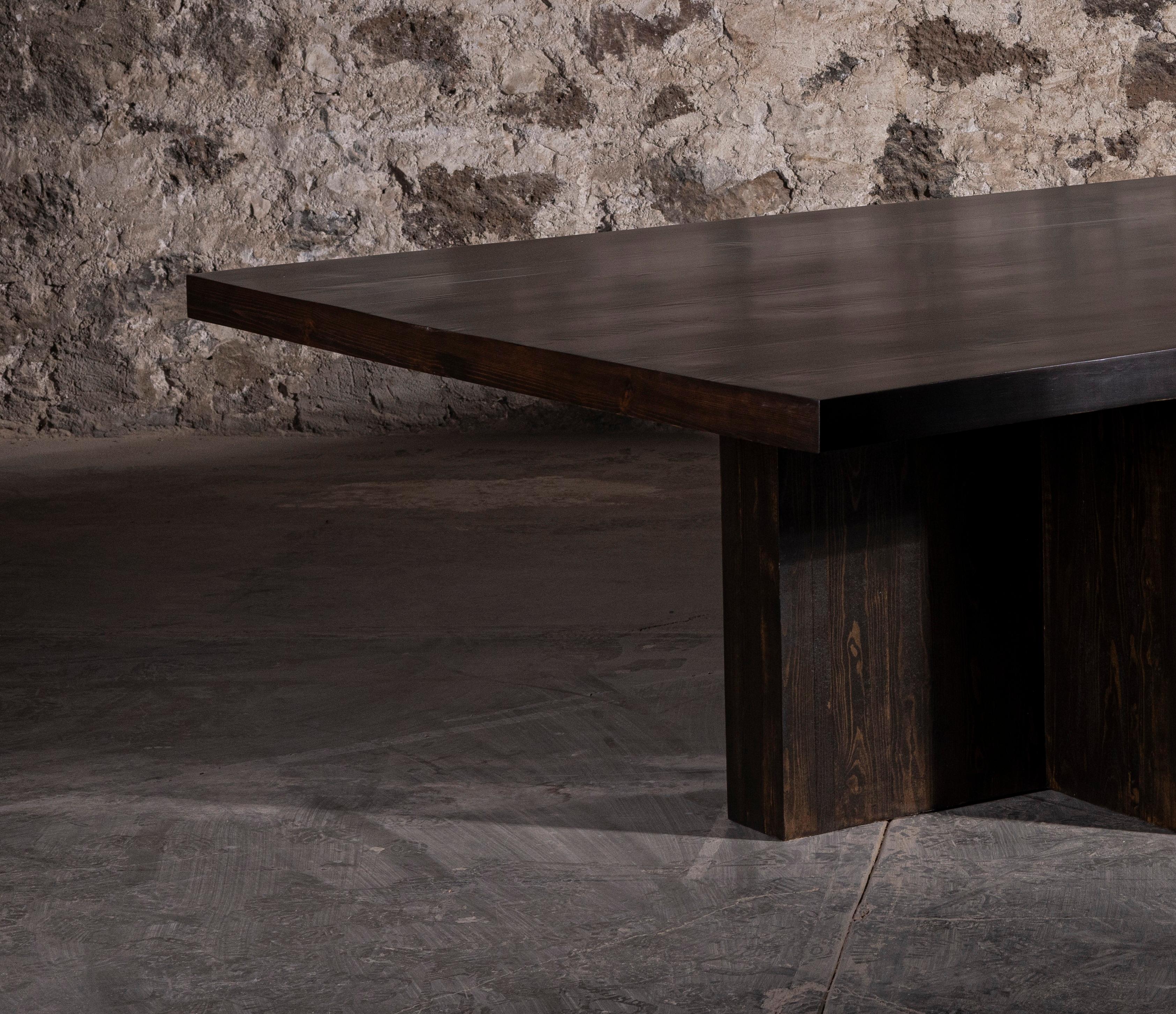 https://a.1stdibscdn.com/3702-dining-table-in-solid-oak-pine-by-no-age-studio-for-sale-picture-4/f_12192/f_477408221764339350443/0B5A6589aa_master.jpg