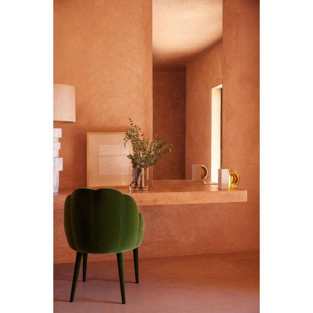 https://a.1stdibscdn.com/daisy-chair-by-munna-for-sale-picture-2/f_12192/f_436698221739815463443/0_Munna_Lifestyle_Editorial_4__master.jpg