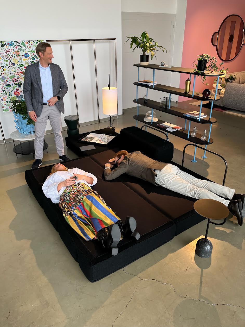 https://a.1stdibscdn.com/customizable-wittmann-atrium-modular-sofa-bed-by-wittmann-workshop-for-sale-picture-7/f_44652/f_388504021710443839615/0_master.jpeg