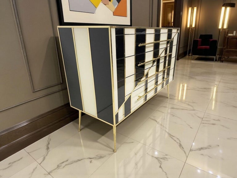https://a.1stdibscdn.com/luxury-black-and-white-chest-of-drawers-handmade-in-italy-by-justfurnituress-for-sale-picture-4/f_96292/f_463503221755728795184/1000082491_master.jpg?width=768