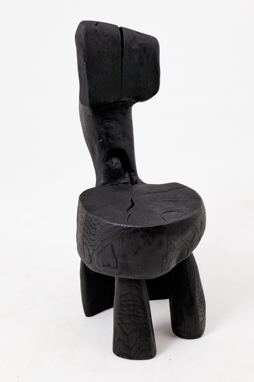 https://a.1stdibscdn.com/brutalist-sculptural-chair-carved-solid-wood-oak-black-rustic-logniture-for-sale-picture-13/f_80402/f_487645921770827783461/_1005028_master.jpg