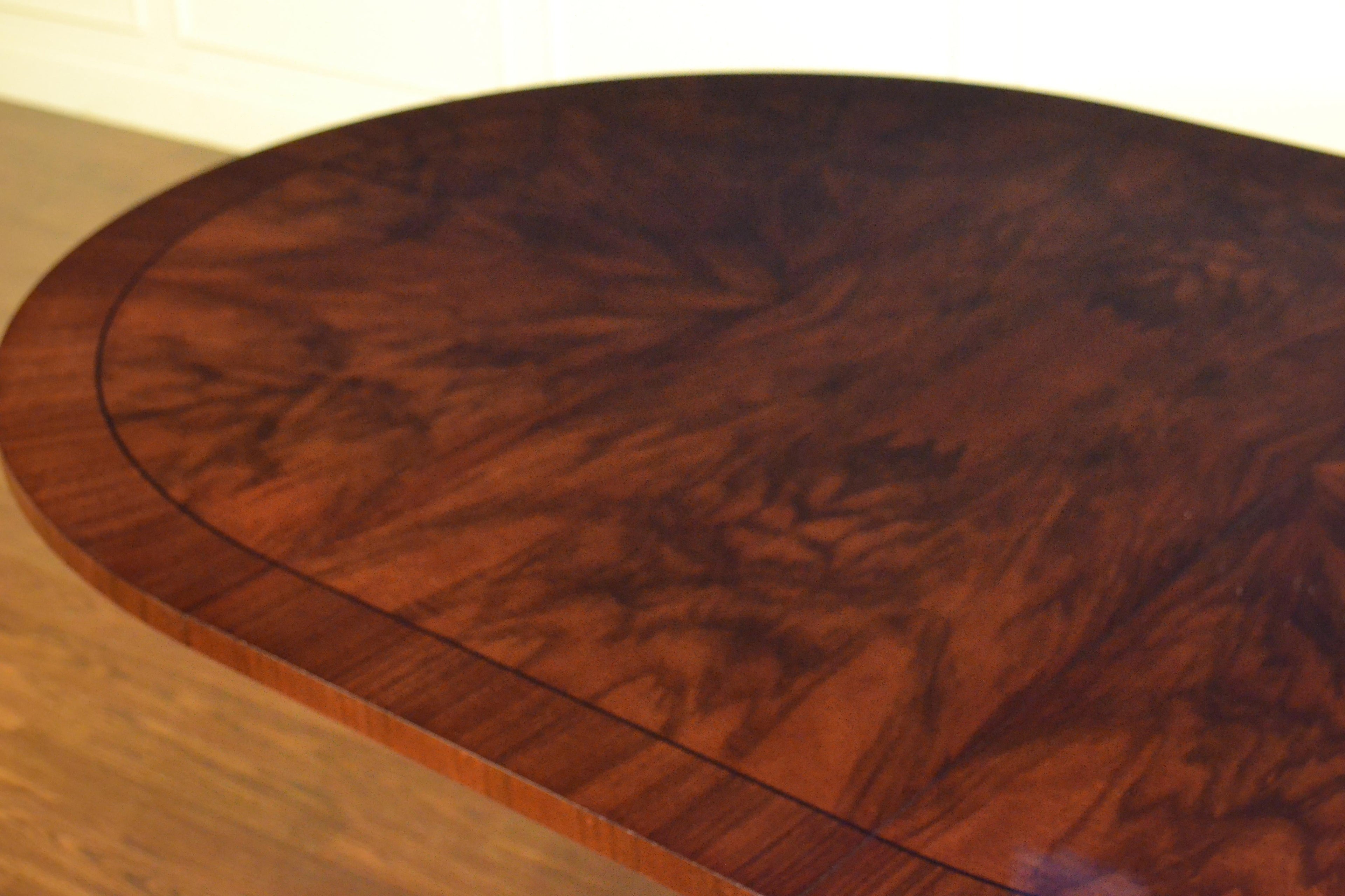 https://a.1stdibscdn.com/round-walnut-georgian-style-pedestal-dining-table-by-leighton-hall-for-sale-picture-8/f_44162/f_135451021549140945249/106_master.JPG