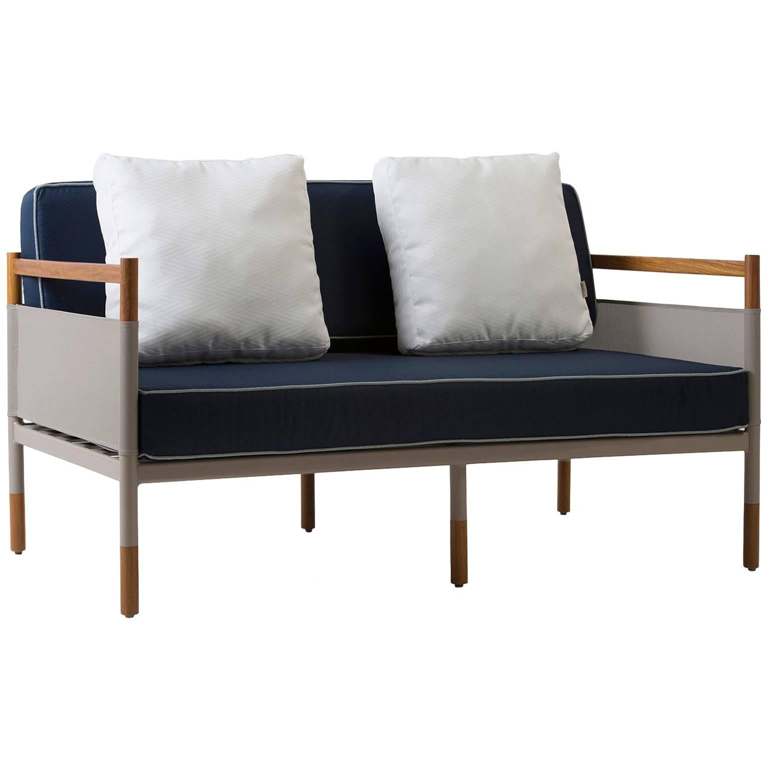 https://a.1stdibscdn.com/minimalist-sofa-for-outdoor-contemporary-brazilian-design-for-sale/1121189/f_109118511527695966079/10911851_master.jpg