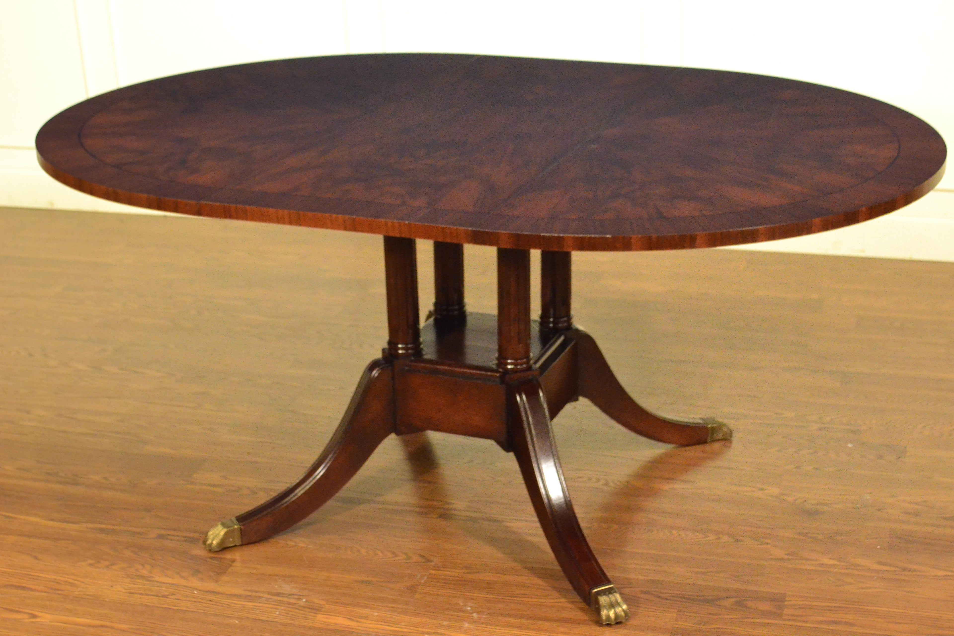 https://a.1stdibscdn.com/round-walnut-georgian-style-pedestal-dining-table-by-leighton-hall-for-sale-picture-2/f_44162/f_135451021549140788698/109_master.JPG