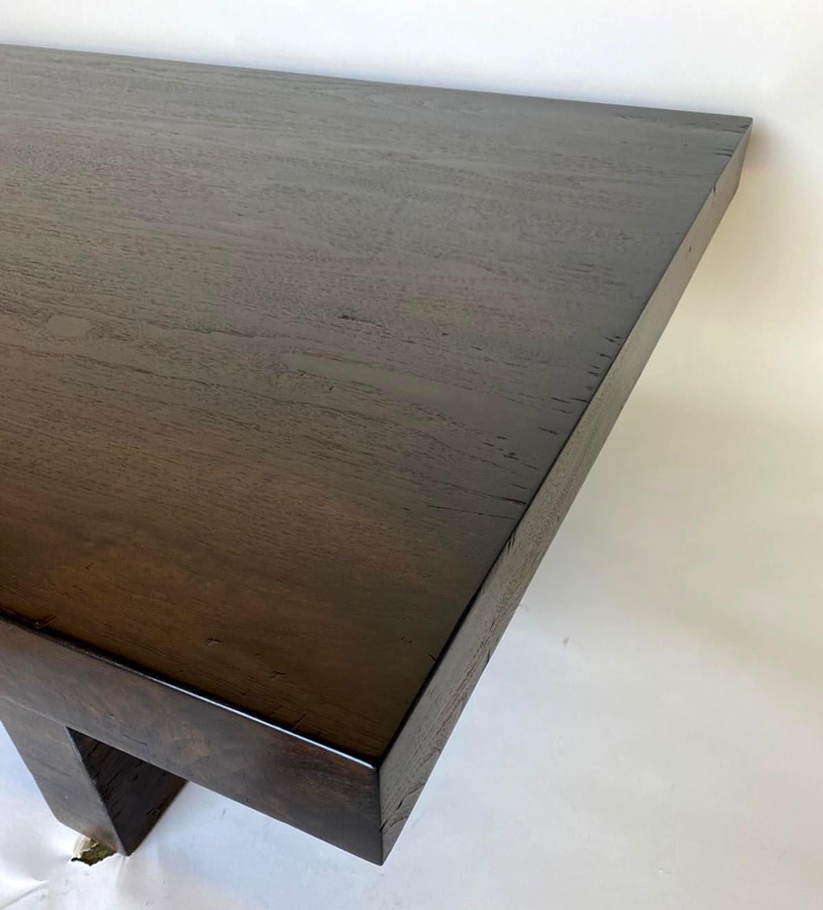 https://a.1stdibscdn.com/custom-walnut-coffee-table-for-sale-picture-5/f_7978/f_242385721624219743426/10_112mod6det7_master.jpg