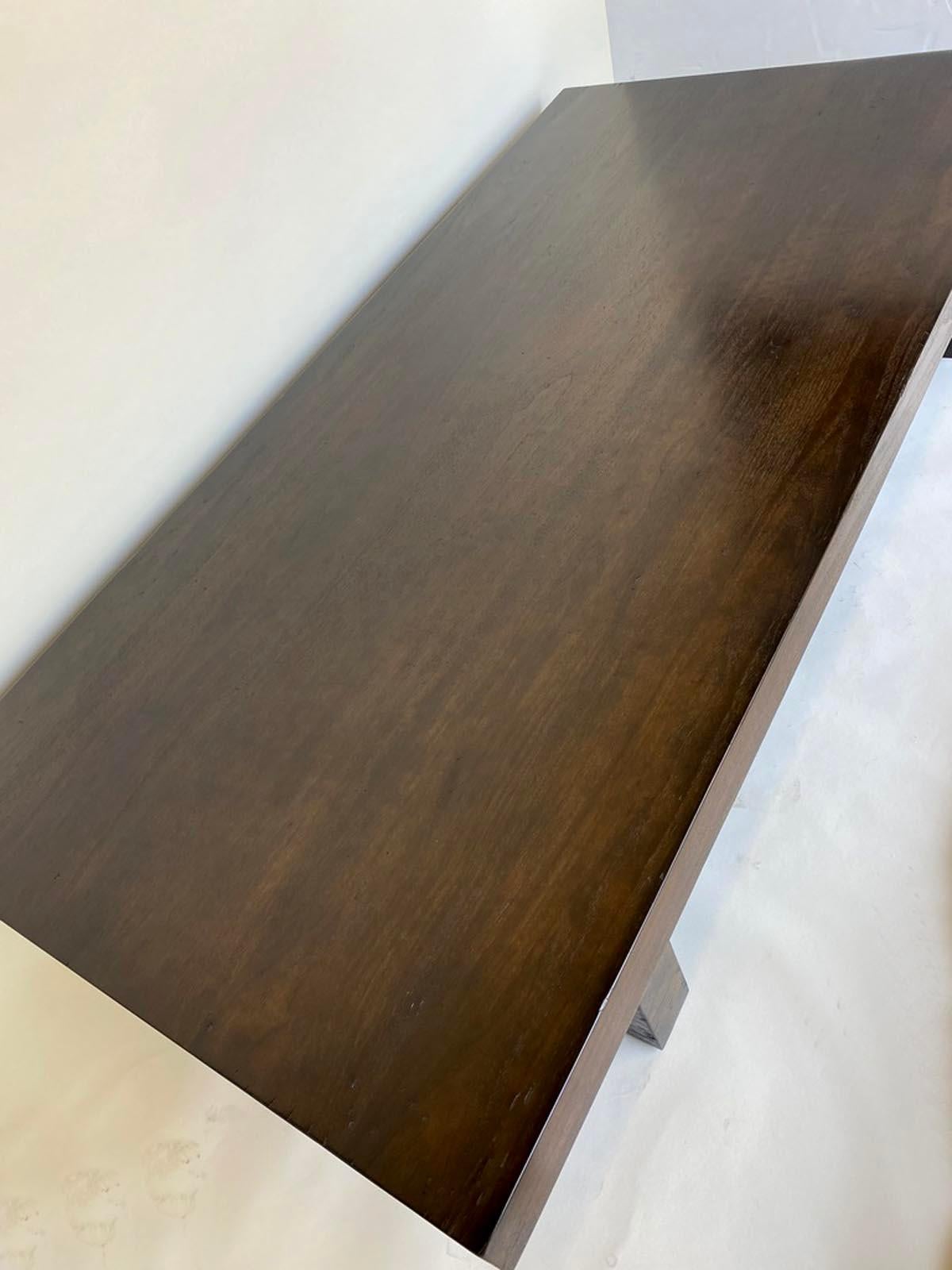 https://a.1stdibscdn.com/custom-walnut-coffee-table-for-sale-picture-6/f_7978/f_242385721624219748158/10_112mod6det8_master.jpg