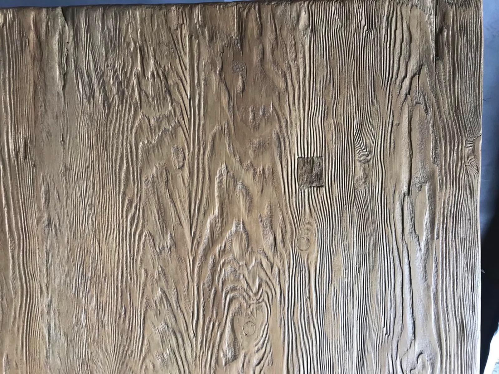 https://a.1stdibscdn.com/custom-rustic-reclaimed-wood-coffee-table-for-sale-picture-8/f_7978/f_250367721629864807138/10_125mod1det10_master.jpg