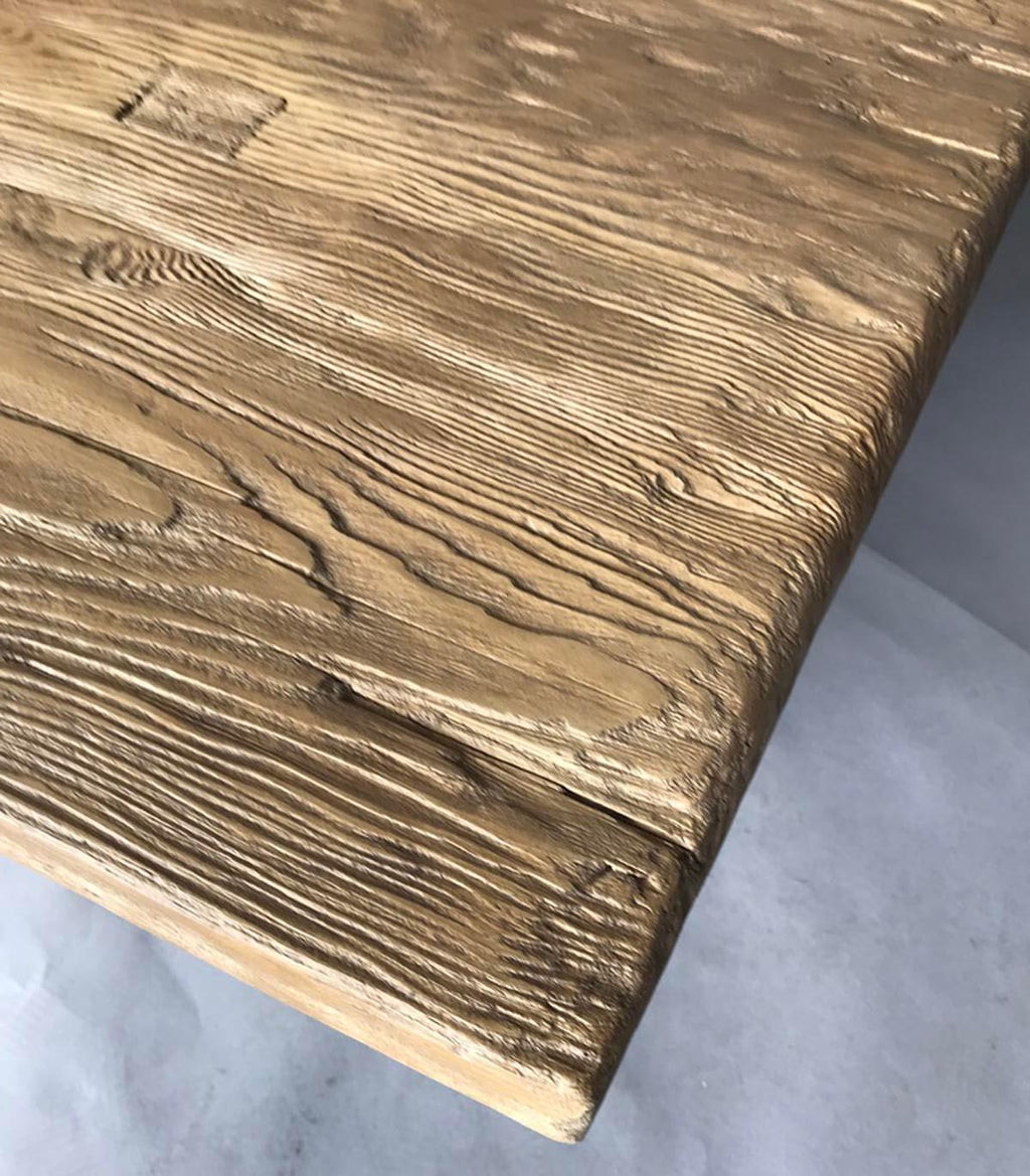 https://a.1stdibscdn.com/custom-rustic-reclaimed-wood-coffee-table-for-sale-picture-4/f_7978/f_250367721629864806424/10_125mod1det6_master.jpg