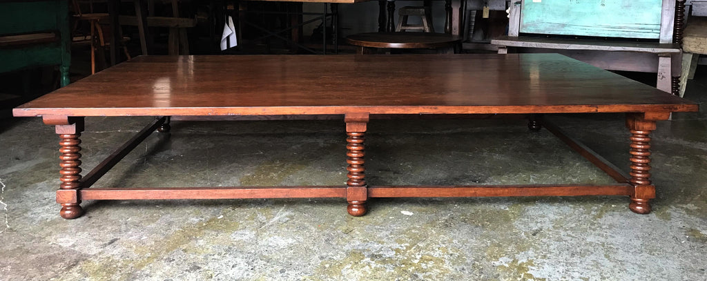 https://a.1stdibscdn.com/dos-gallos-custom-turned-leg-coffee-table-for-sale-picture-7/f_7978/f_333973121679349312301/10_126MAIN_org.jpg