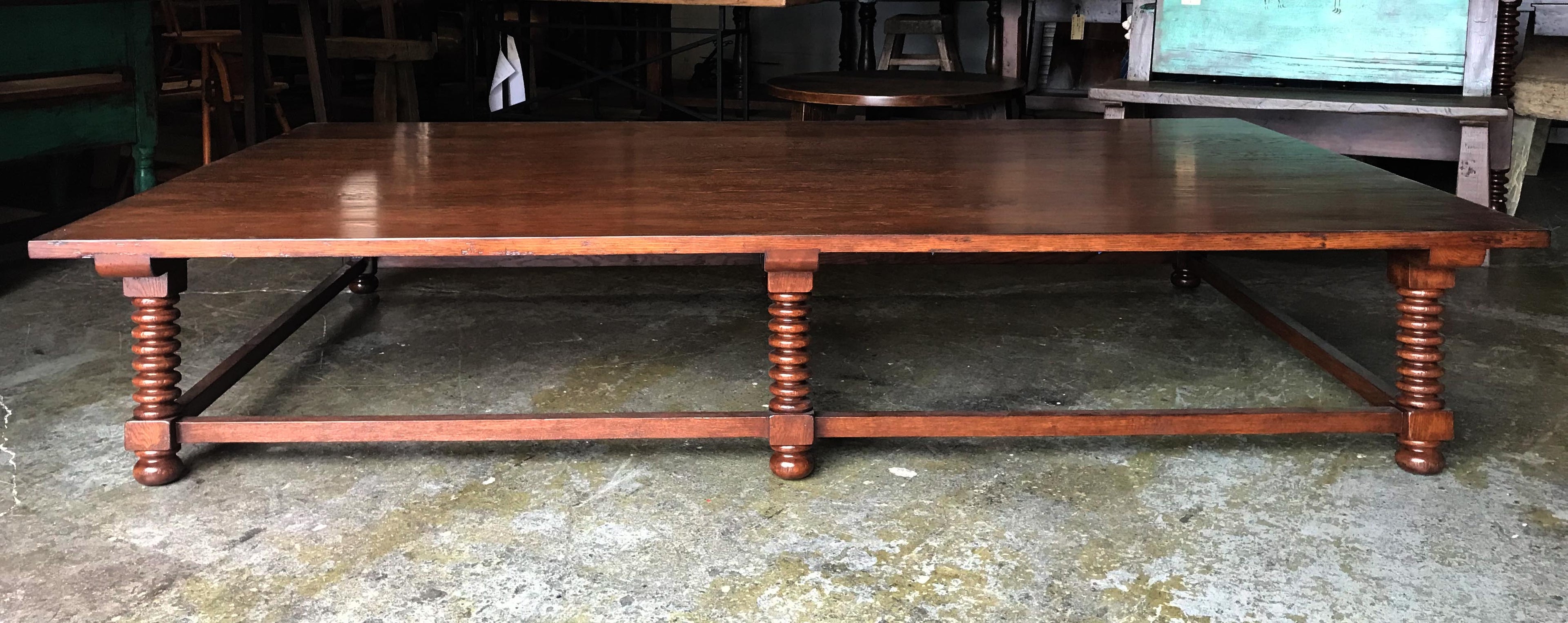 https://a.1stdibscdn.com/dos-gallos-custom-turned-leg-coffee-table-for-sale-picture-7/f_7978/f_333973121679349312301/10_126MAIN_org.jpg
