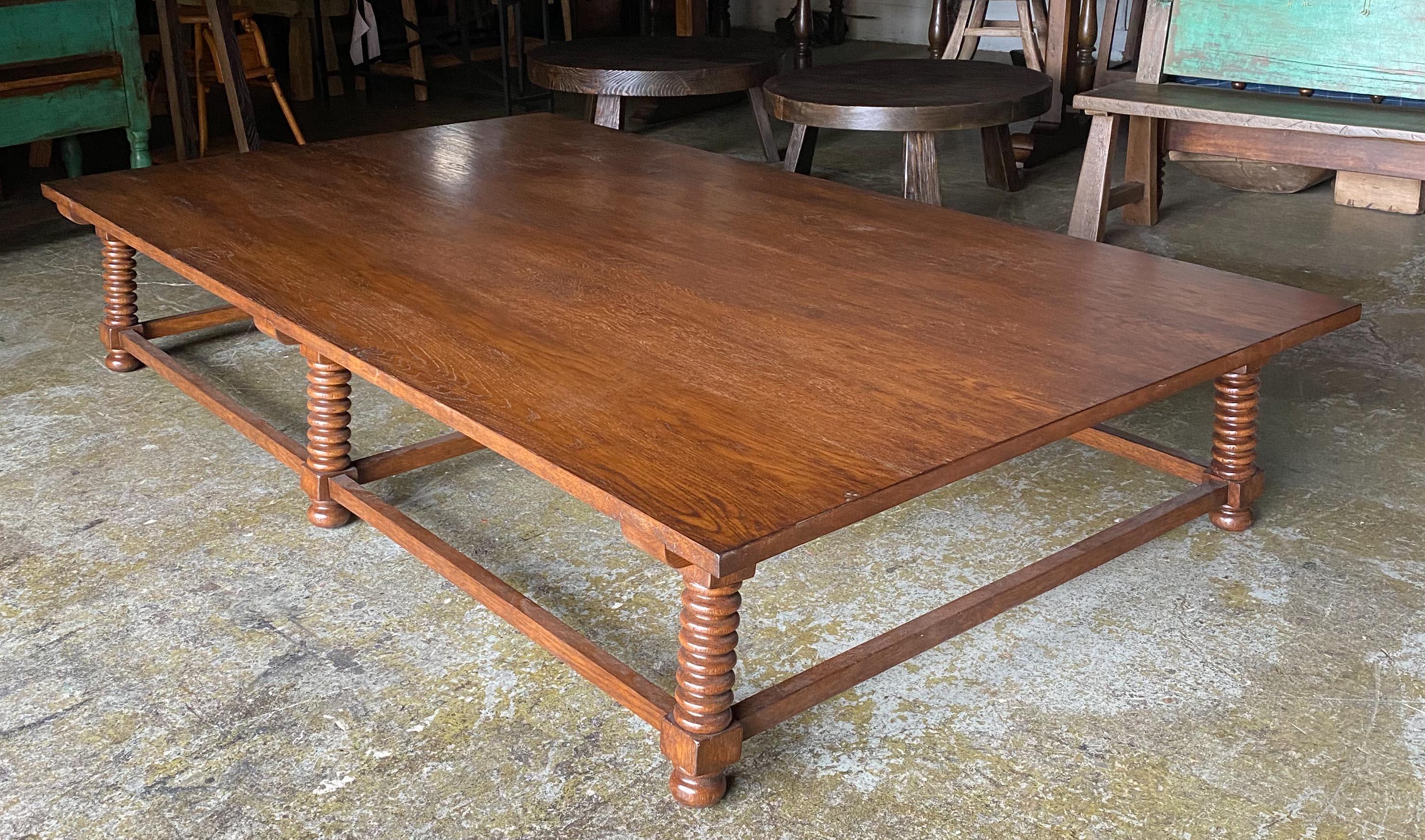 https://a.1stdibscdn.com/dos-gallos-custom-turned-leg-coffee-table-for-sale-picture-3/f_7978/f_333973121679519450427/10_126coffeetable2_master.jpg