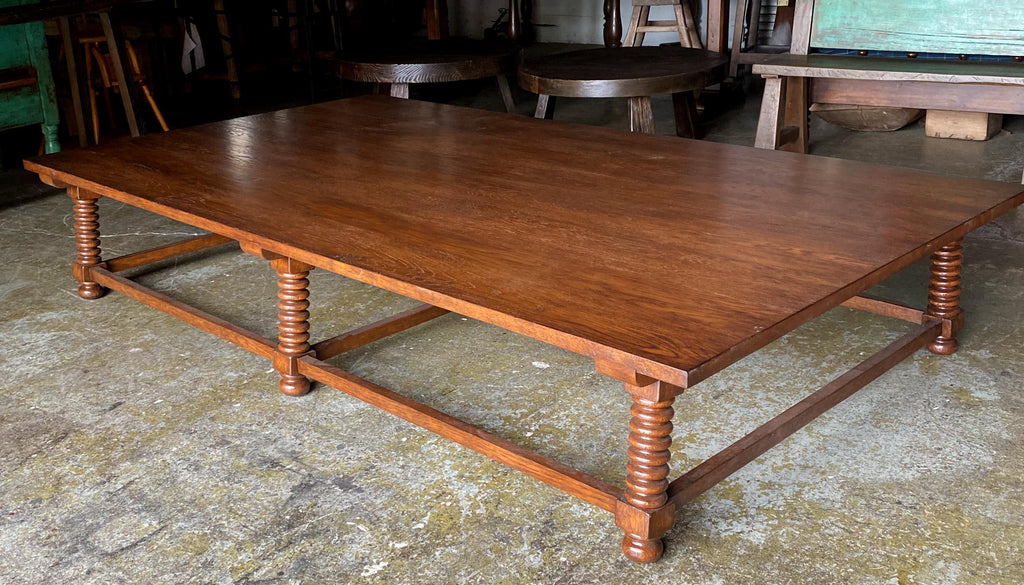 https://a.1stdibscdn.com/dos-gallos-custom-turned-leg-coffee-table-for-sale-picture-9/f_7978/f_333973121679519450408/10_126coffeetable4_master.jpg
