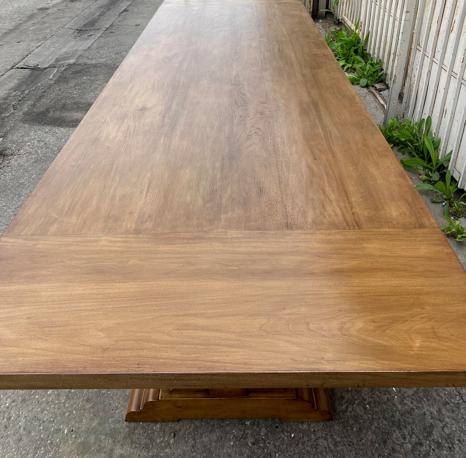 https://a.1stdibscdn.com/dos-gallos-custom-walnut-trestle-table-for-sale-picture-5/f_7978/f_447567821745598403960/10_7mod4det9_master.jpg