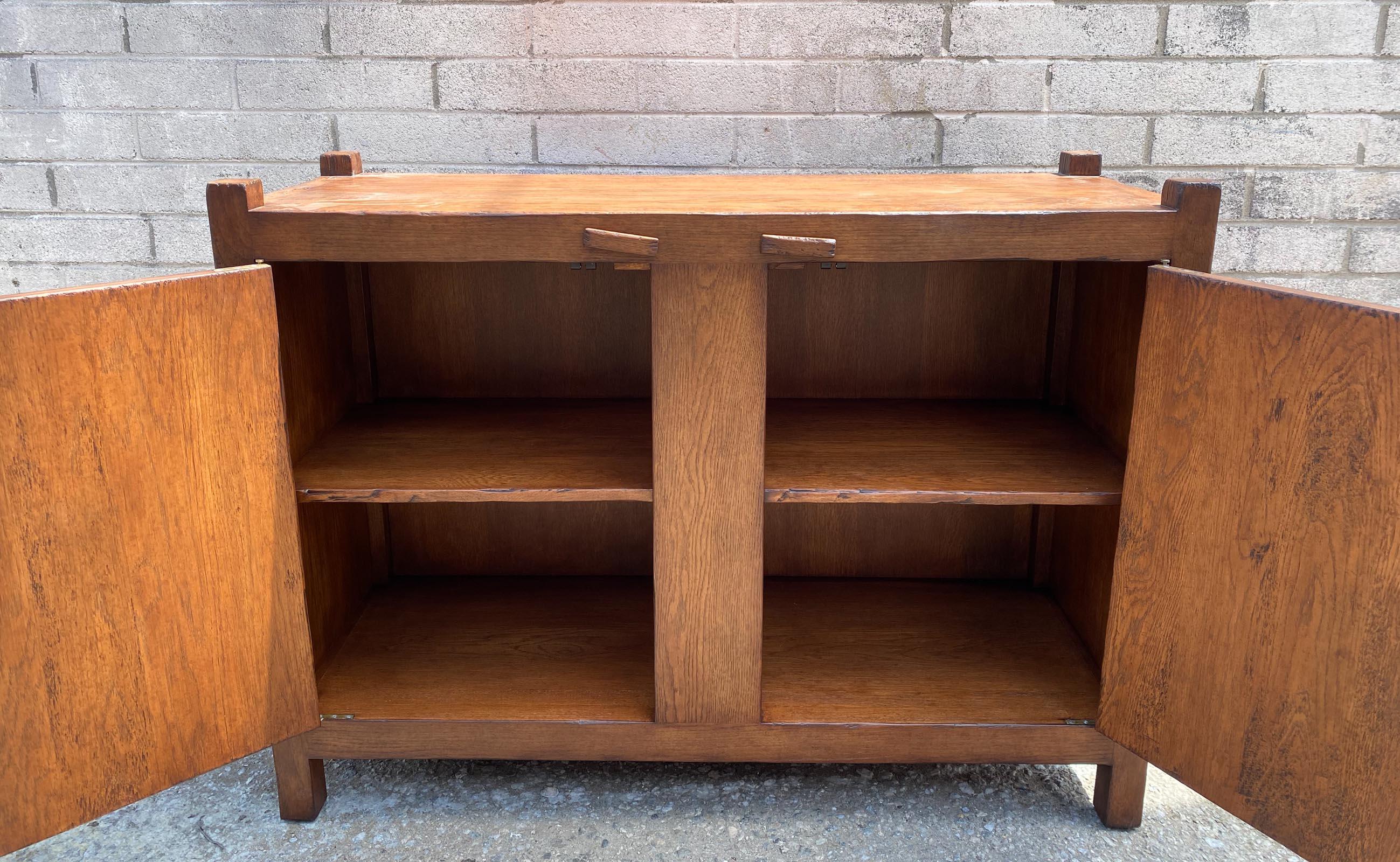 https://a.1stdibscdn.com/dos-gallos-custom-oak-trastero-rustic-cabinet-for-sale-picture-7/f_7978/f_446769421745260864754/10_802mod3det7_master.jpg