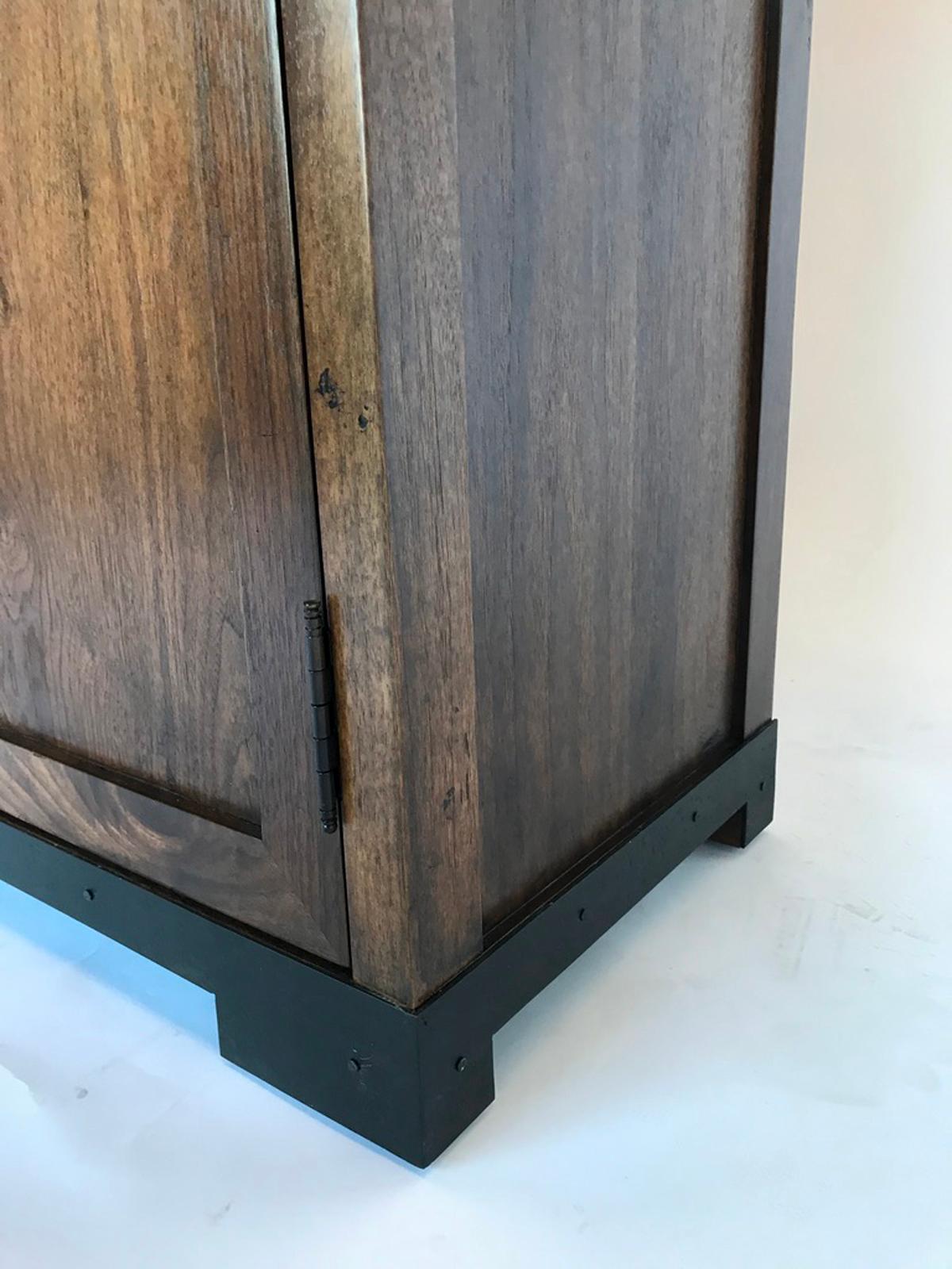 https://a.1stdibscdn.com/custom-japanese-style-cabinet-for-sale-picture-6/f_7978/f_195115121592337227082/10_803mod2det6_master.jpg